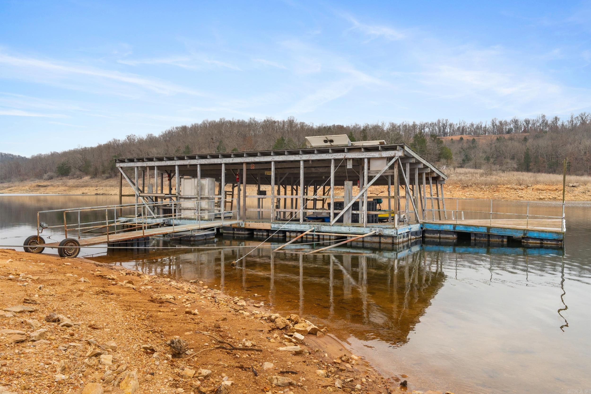 305 MC 138  Oakland, AR