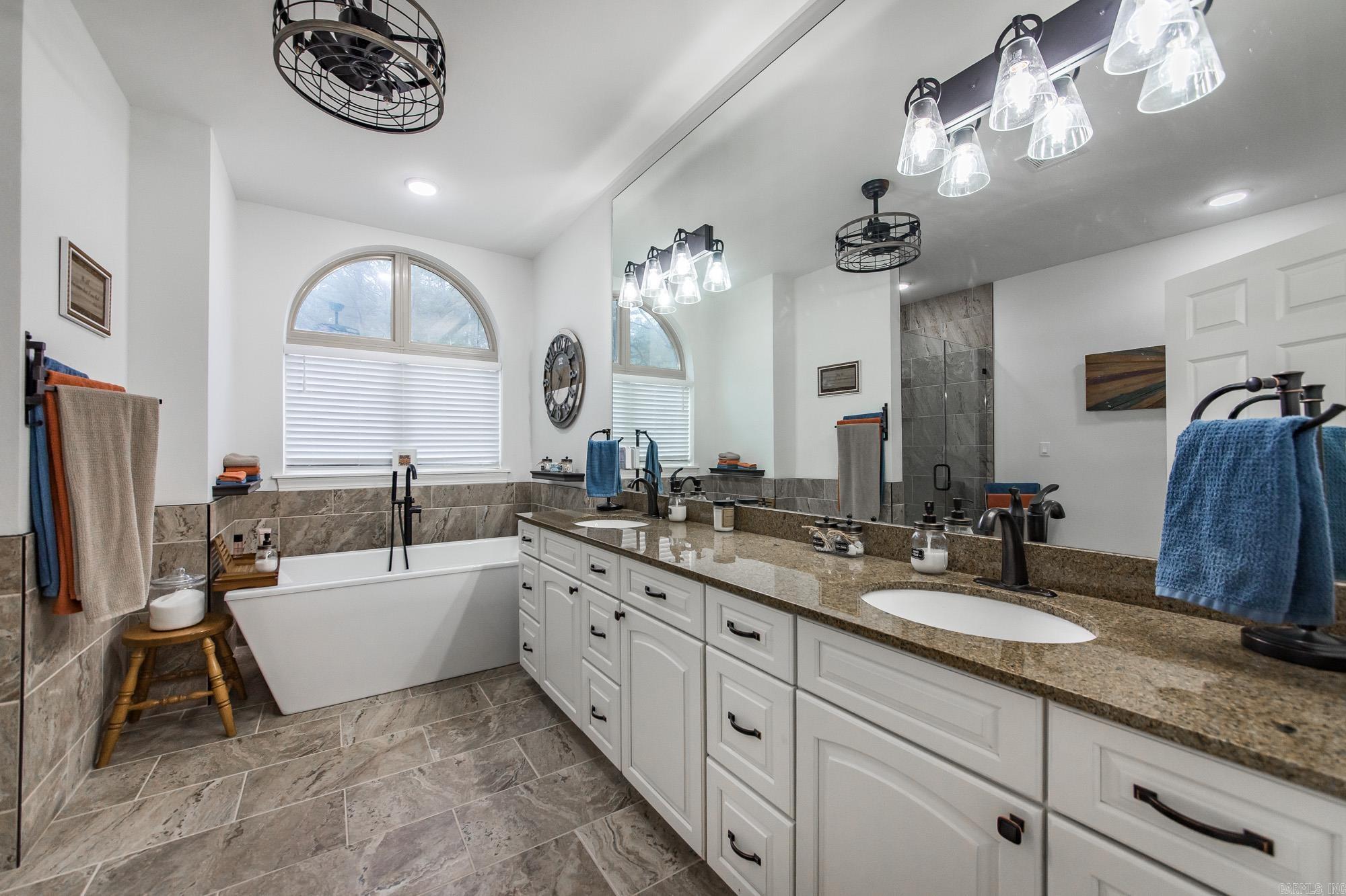 116 Fairway  Fairfield Bay, AR