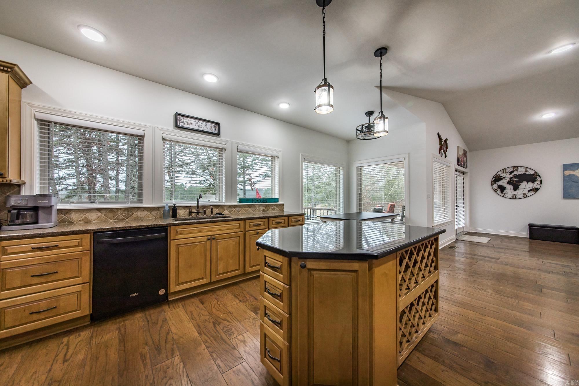 116 Fairway  Fairfield Bay, AR