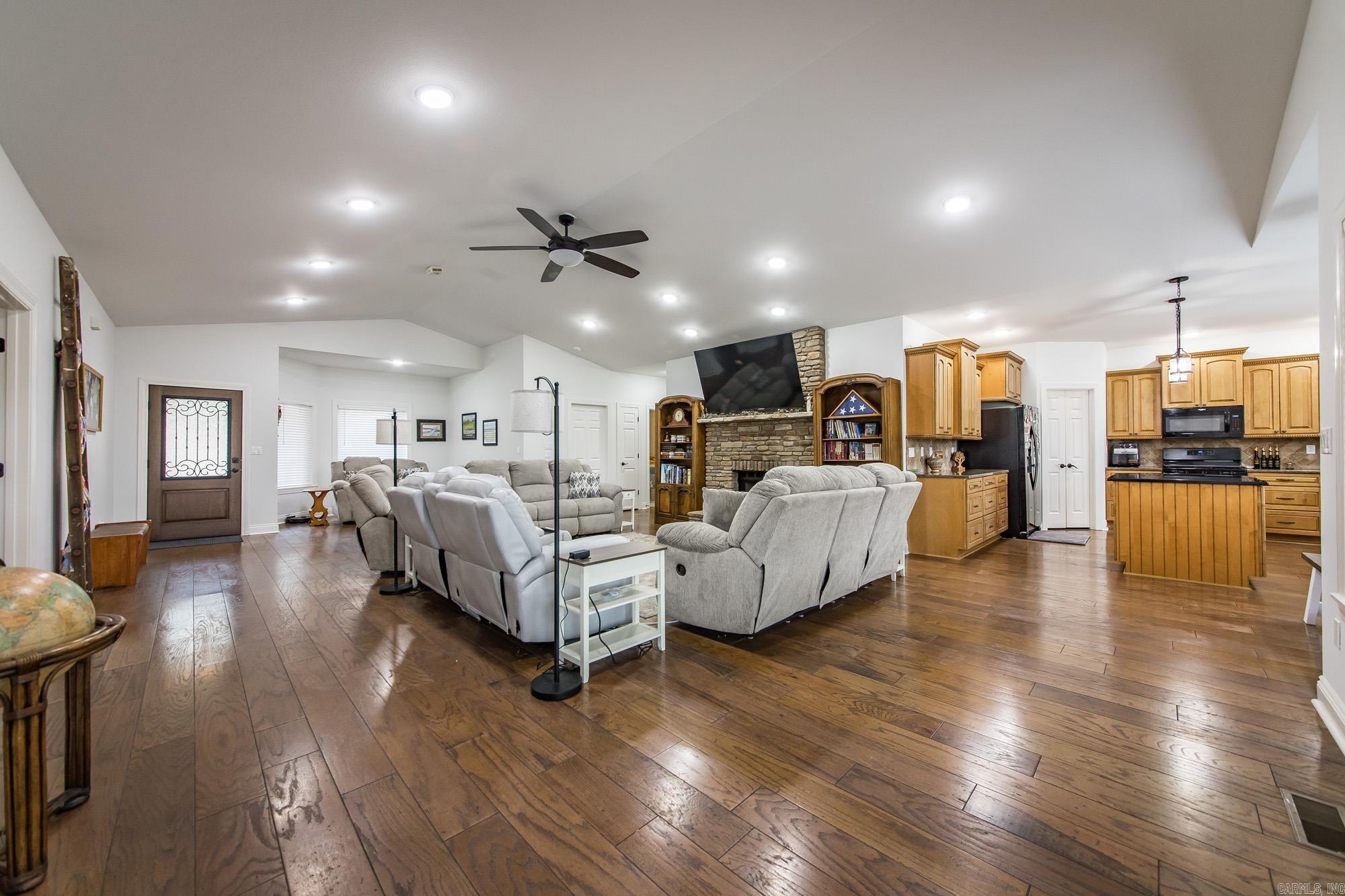 116 Fairway  Fairfield Bay, AR