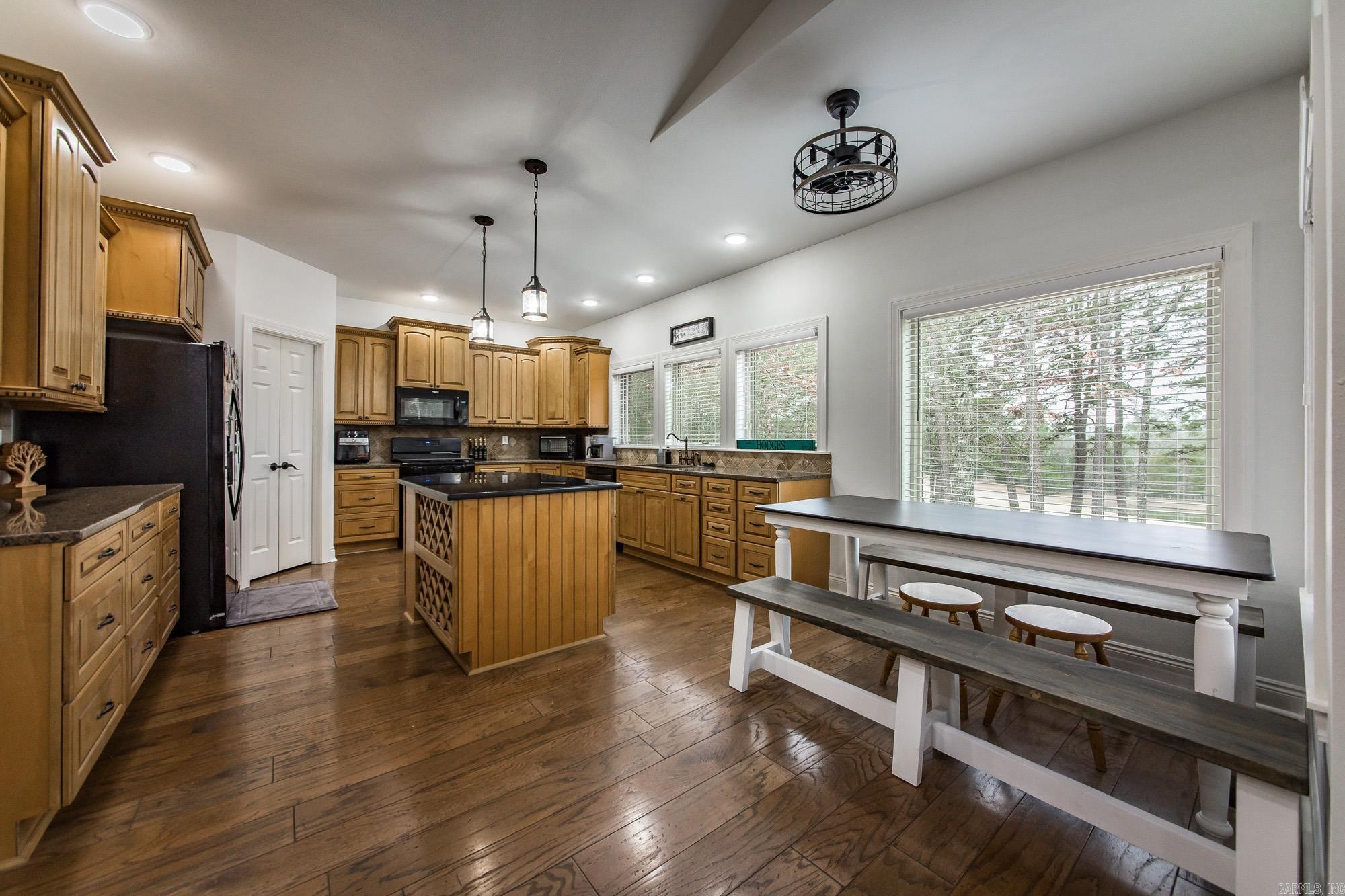 116 Fairway  Fairfield Bay, AR