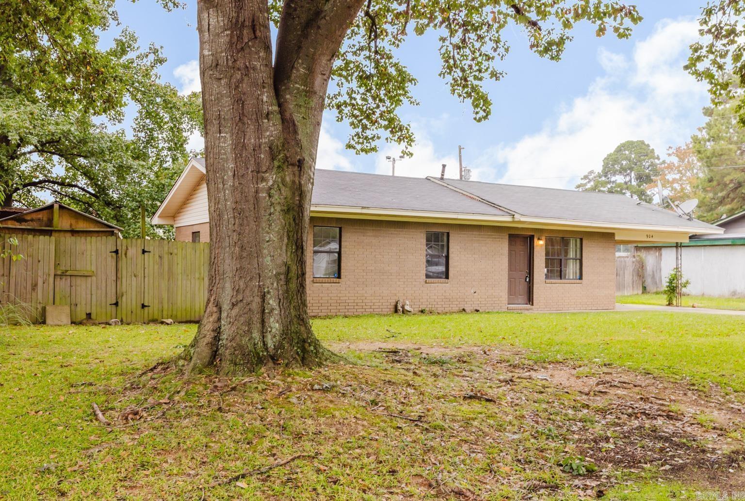 904 Poplar  Star City, AR