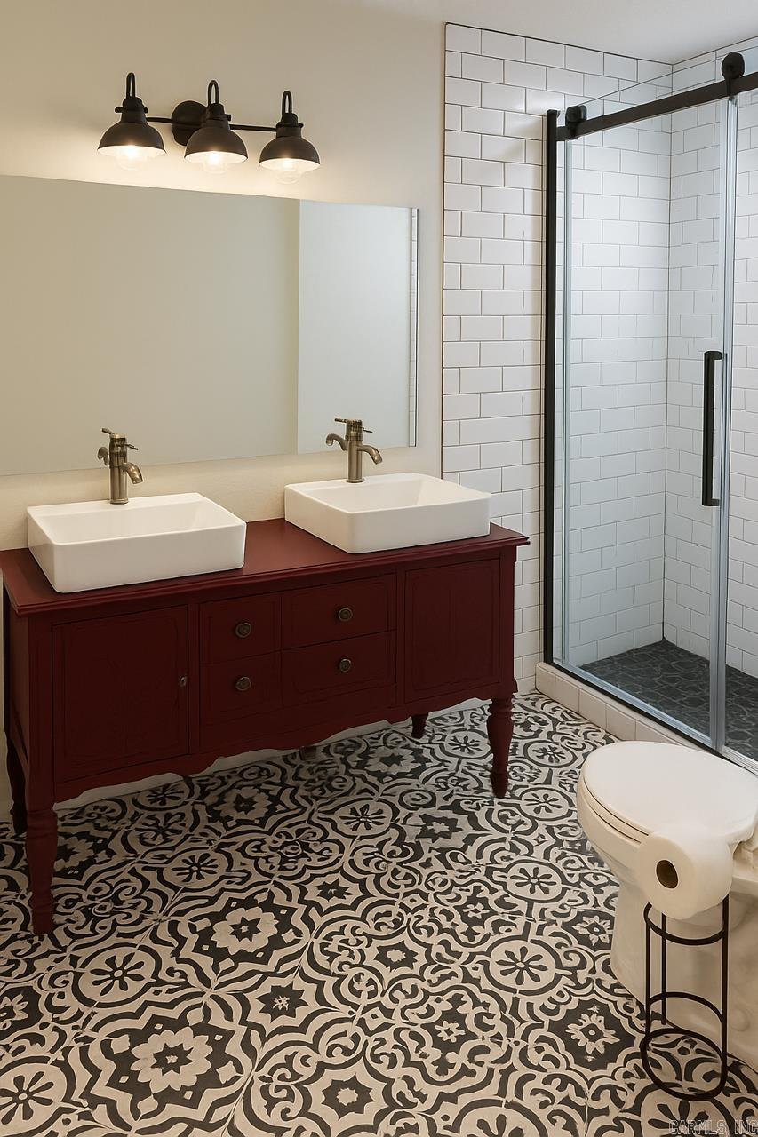 701 W Rhodes St  Clarksville, AR