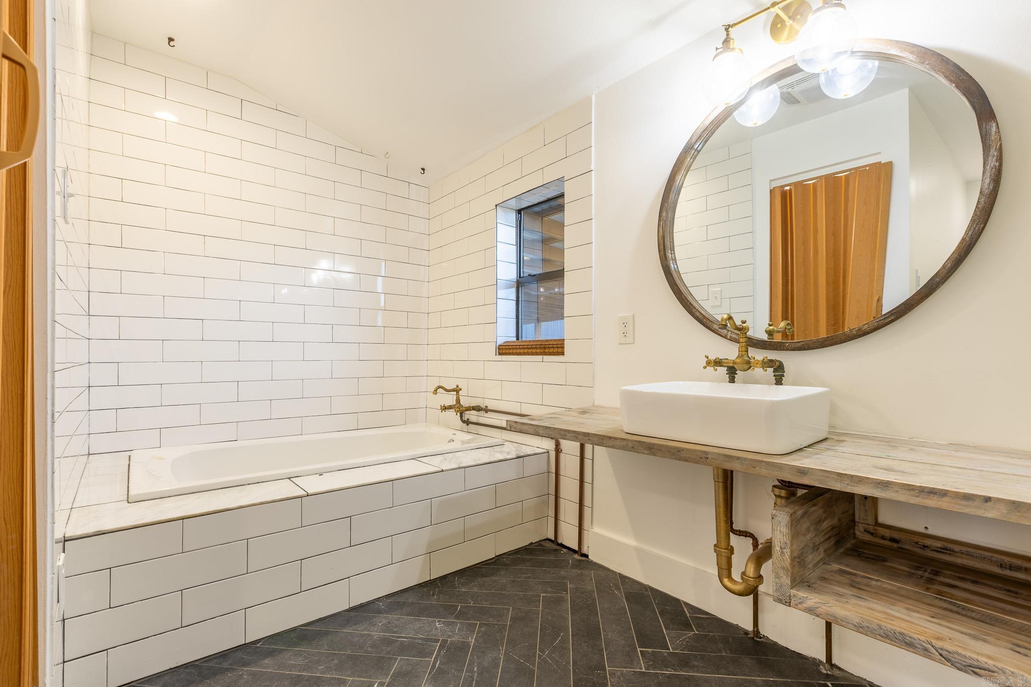 8909 Berry Patch  Roland, AR