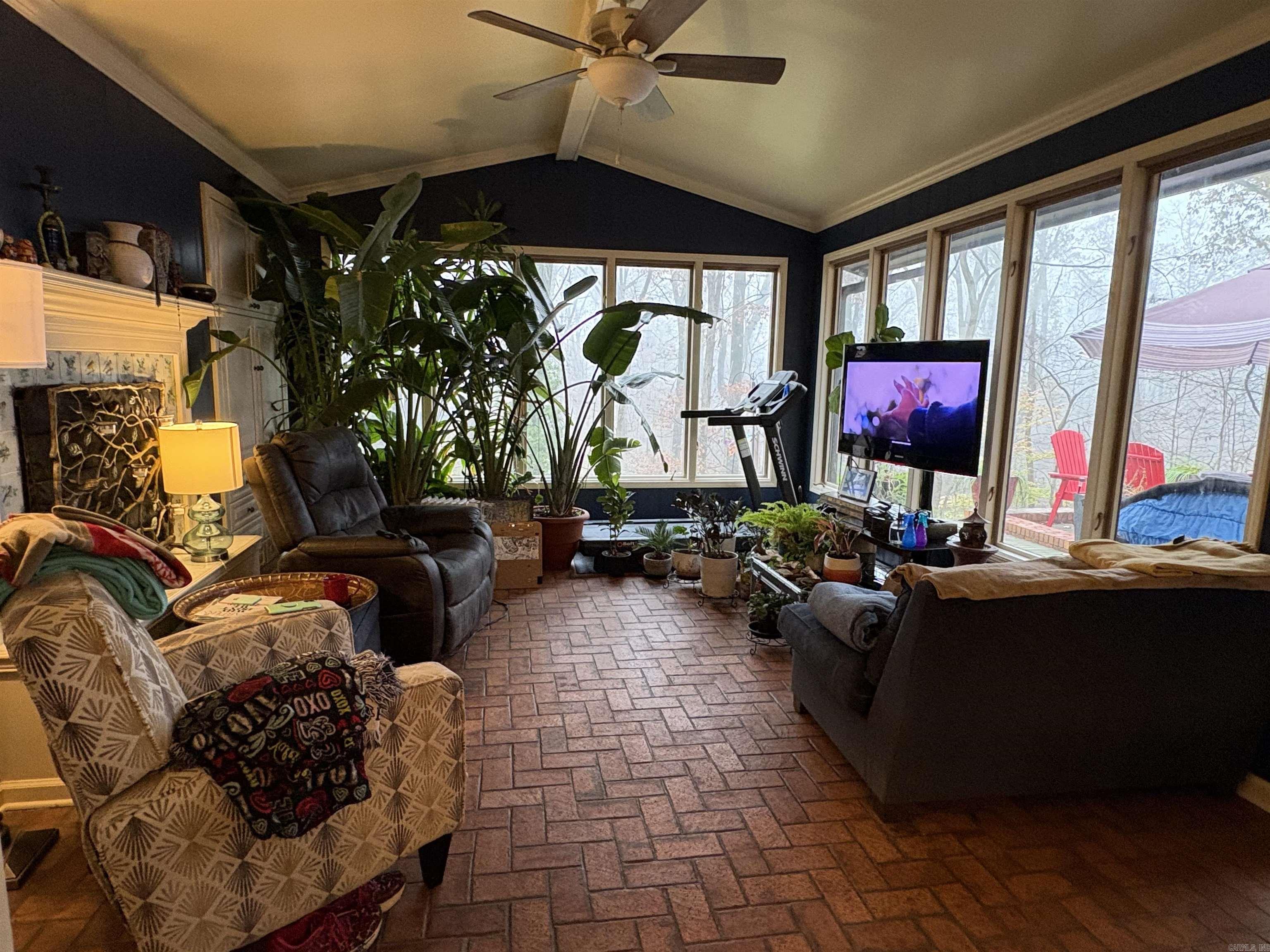 208 Neil Rd  Helena, AR