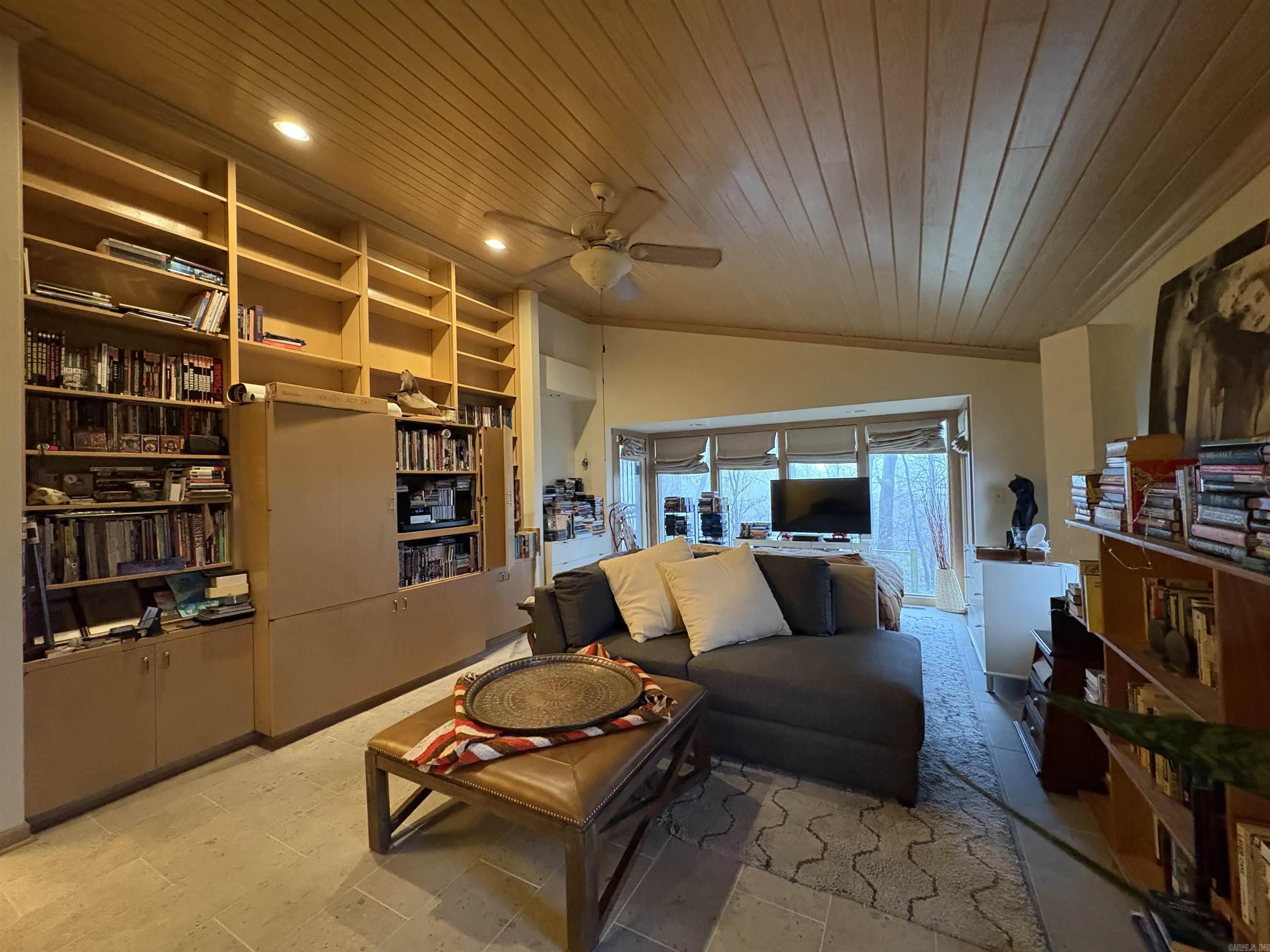 208 Neil Rd  Helena, AR