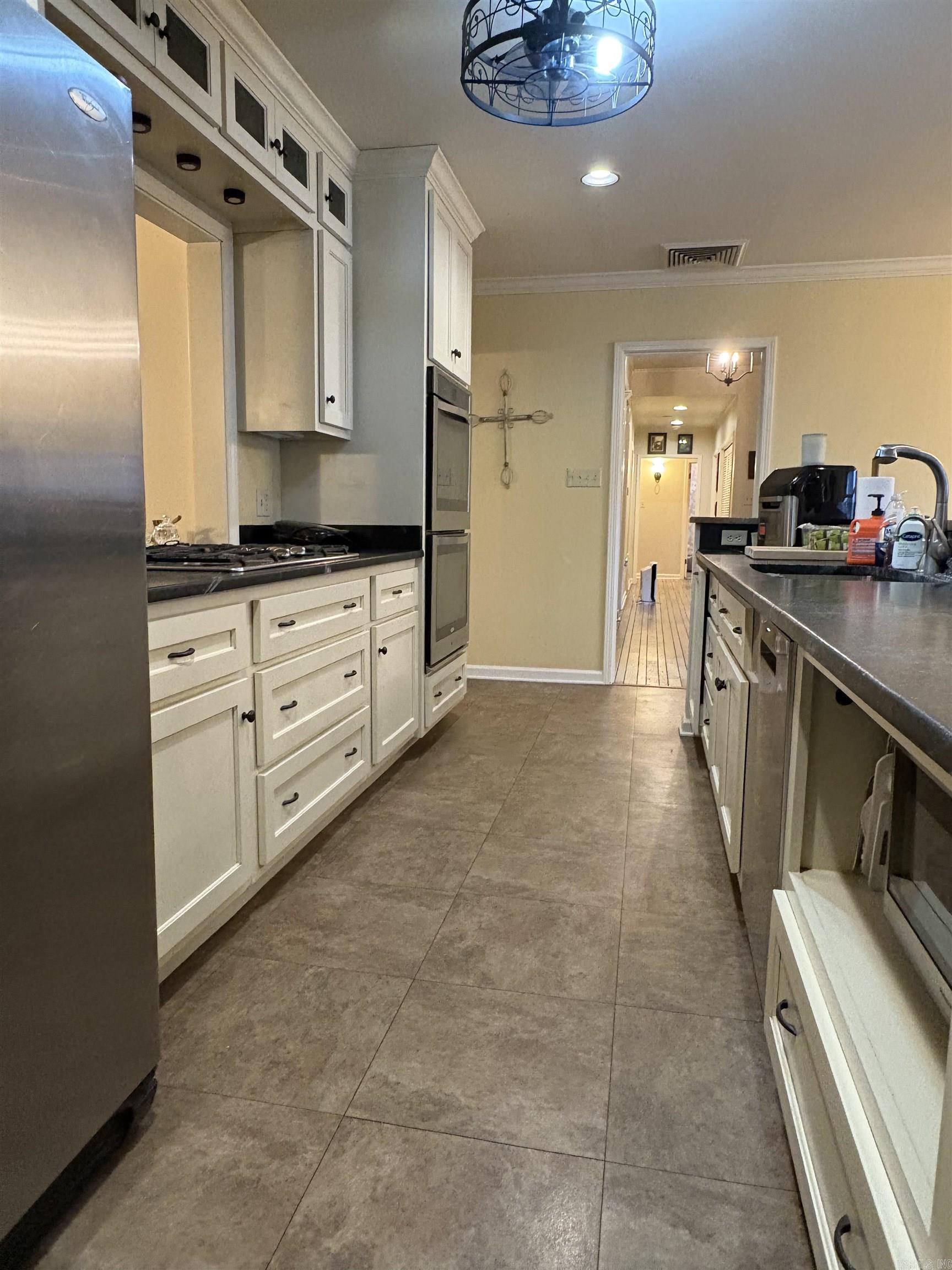 208 Neil Rd  Helena, AR