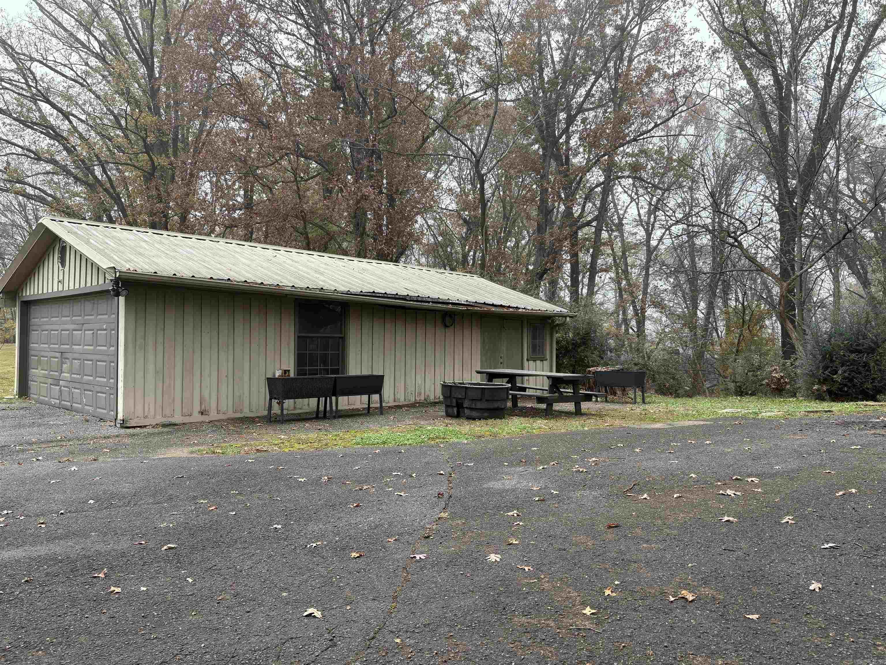 208 Neil Rd  Helena, AR