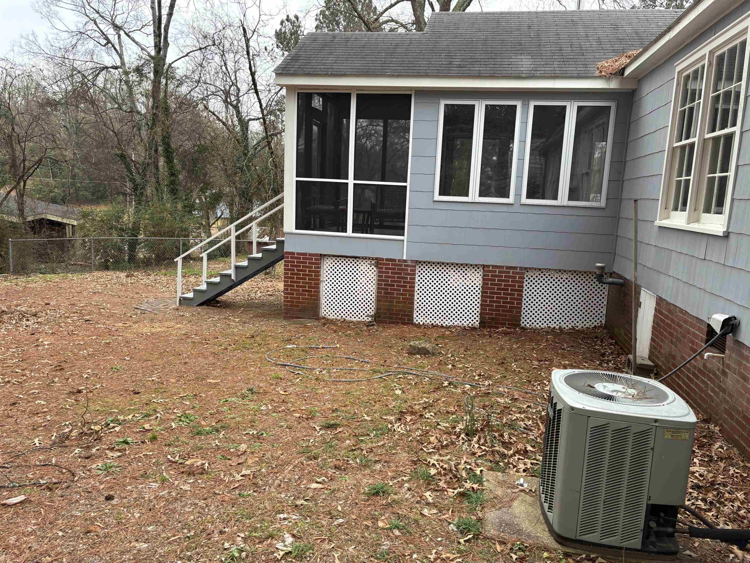 143 S Cleveland  Camden, AR