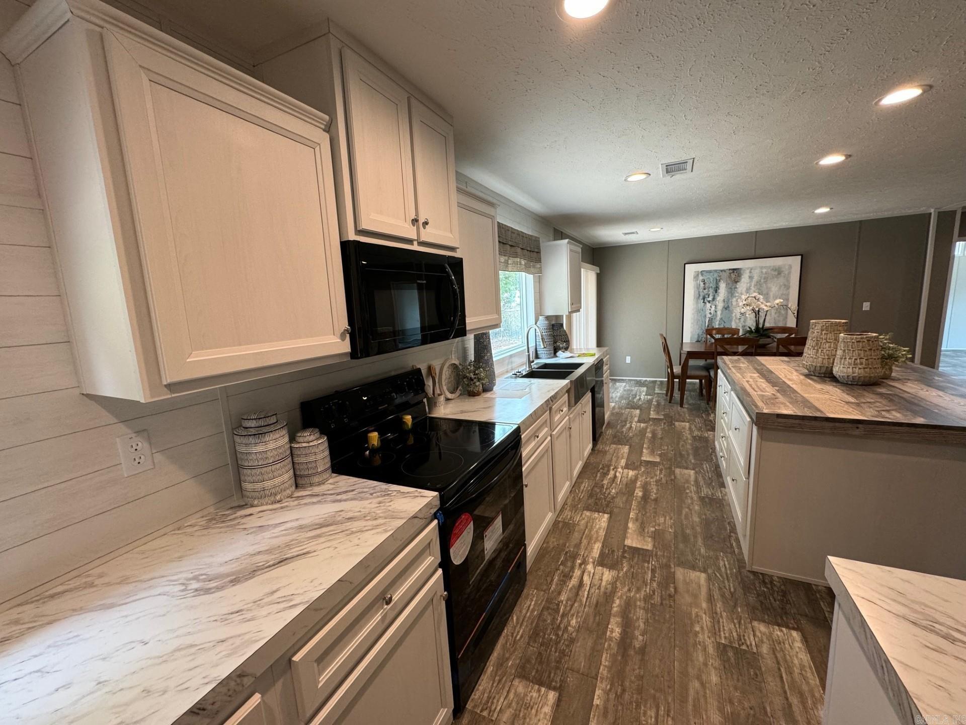 7381 Mars Hill Rd  Bauxite, AR