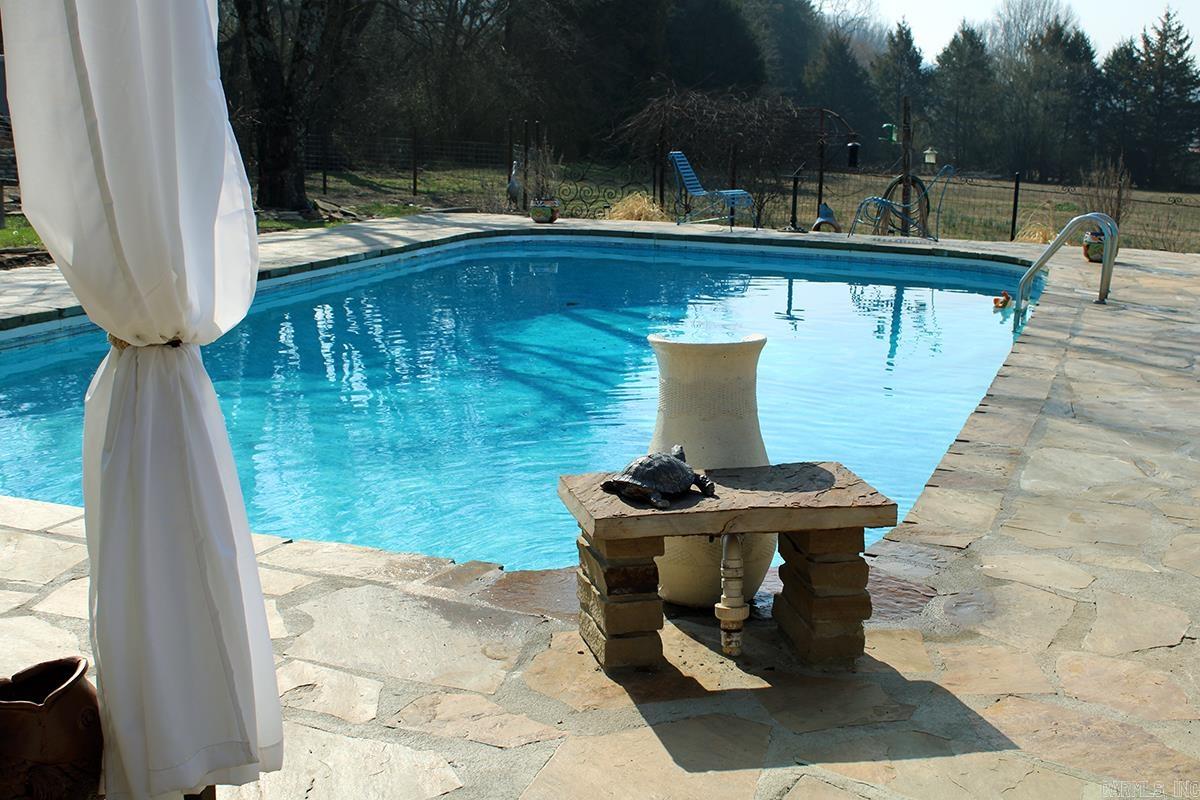 2075 Center Valley Road Russellville, AR 72802