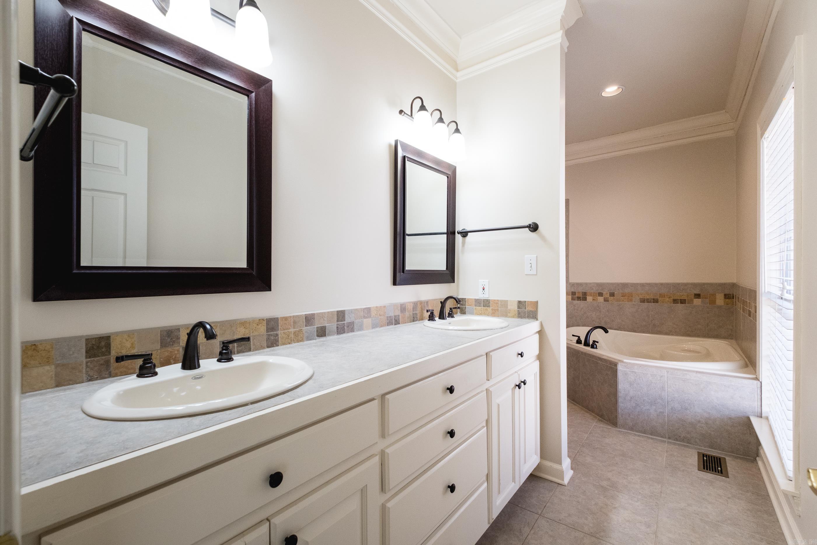 6 Gravelle  Little Rock, AR