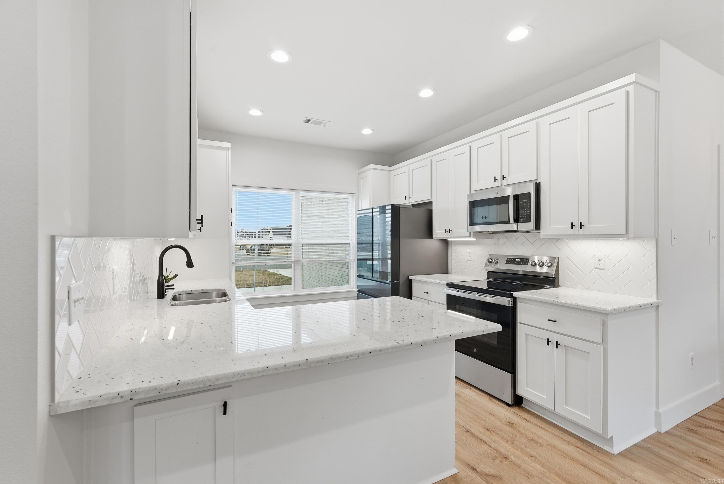 14 Songbird  Greenbrier, AR