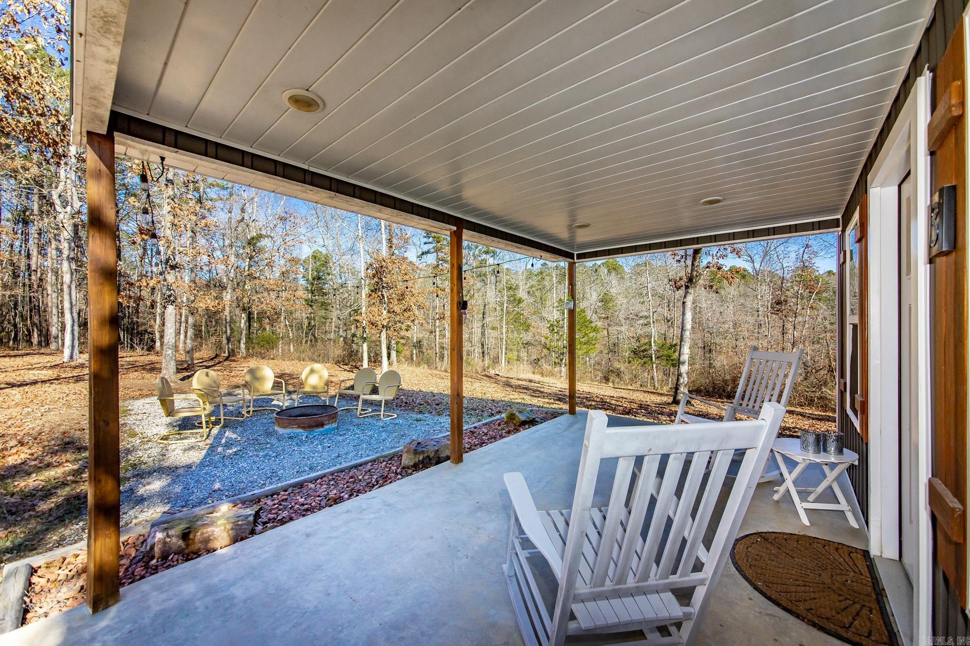 950 Sunny Slope Rd.  Edgemont, AR