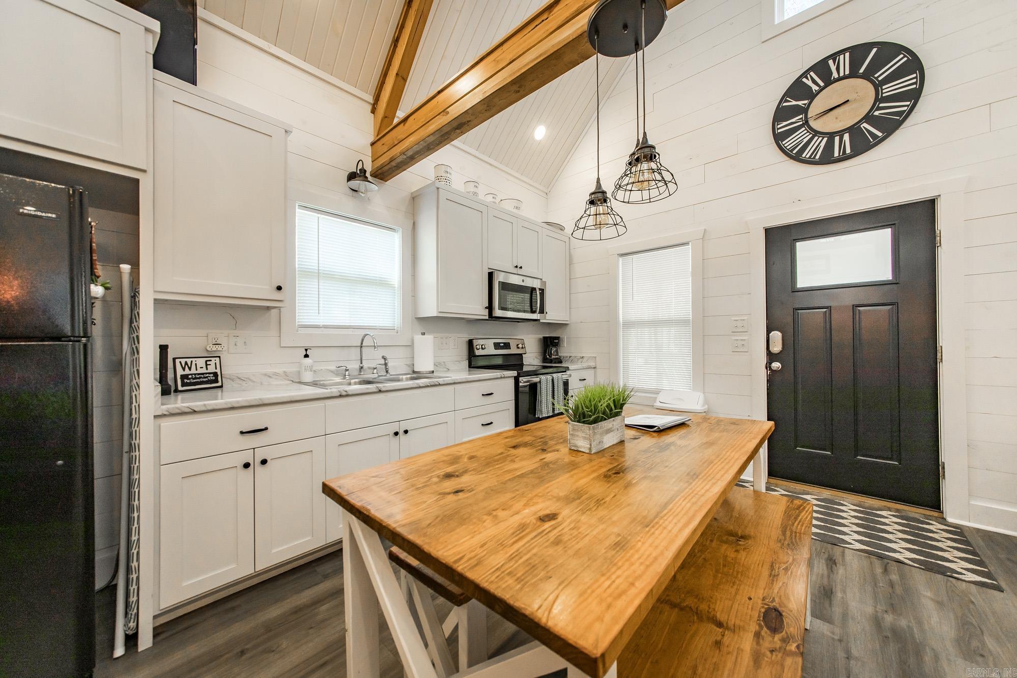 950 Sunny Slope Rd.  Edgemont, AR