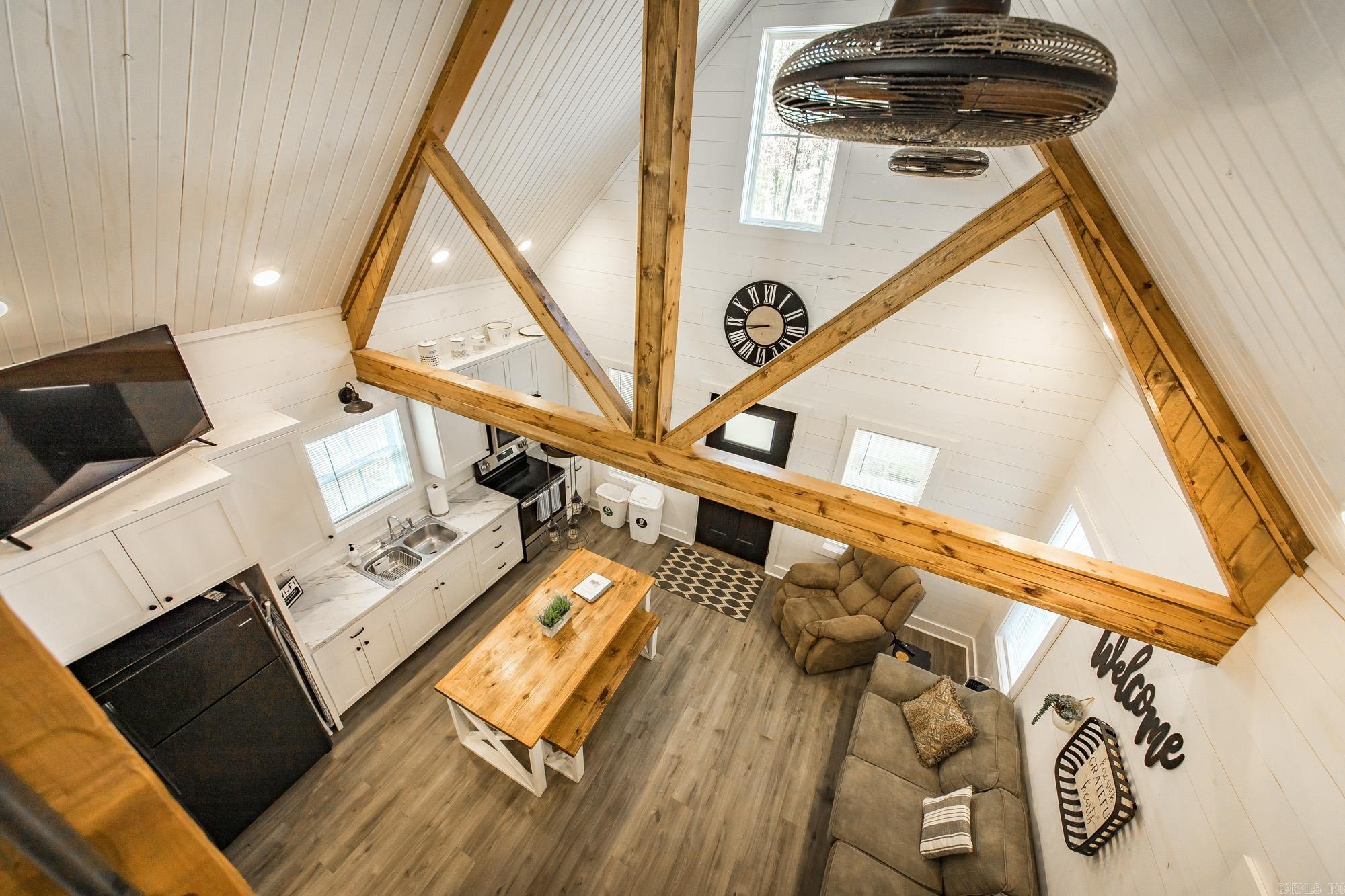 950 Sunny Slope Rd.  Edgemont, AR