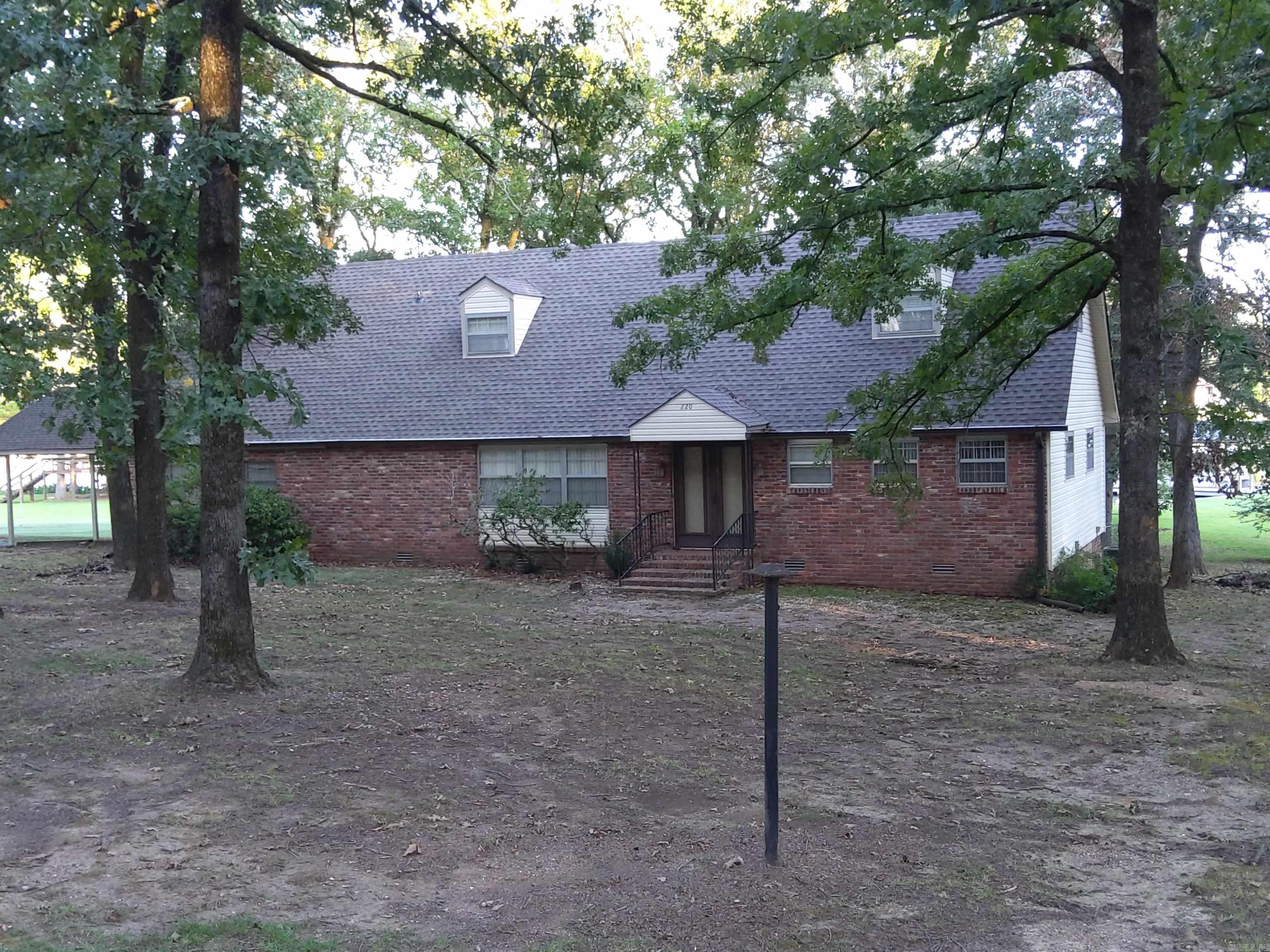 220 Beachview Circle  Hot Springs, AR