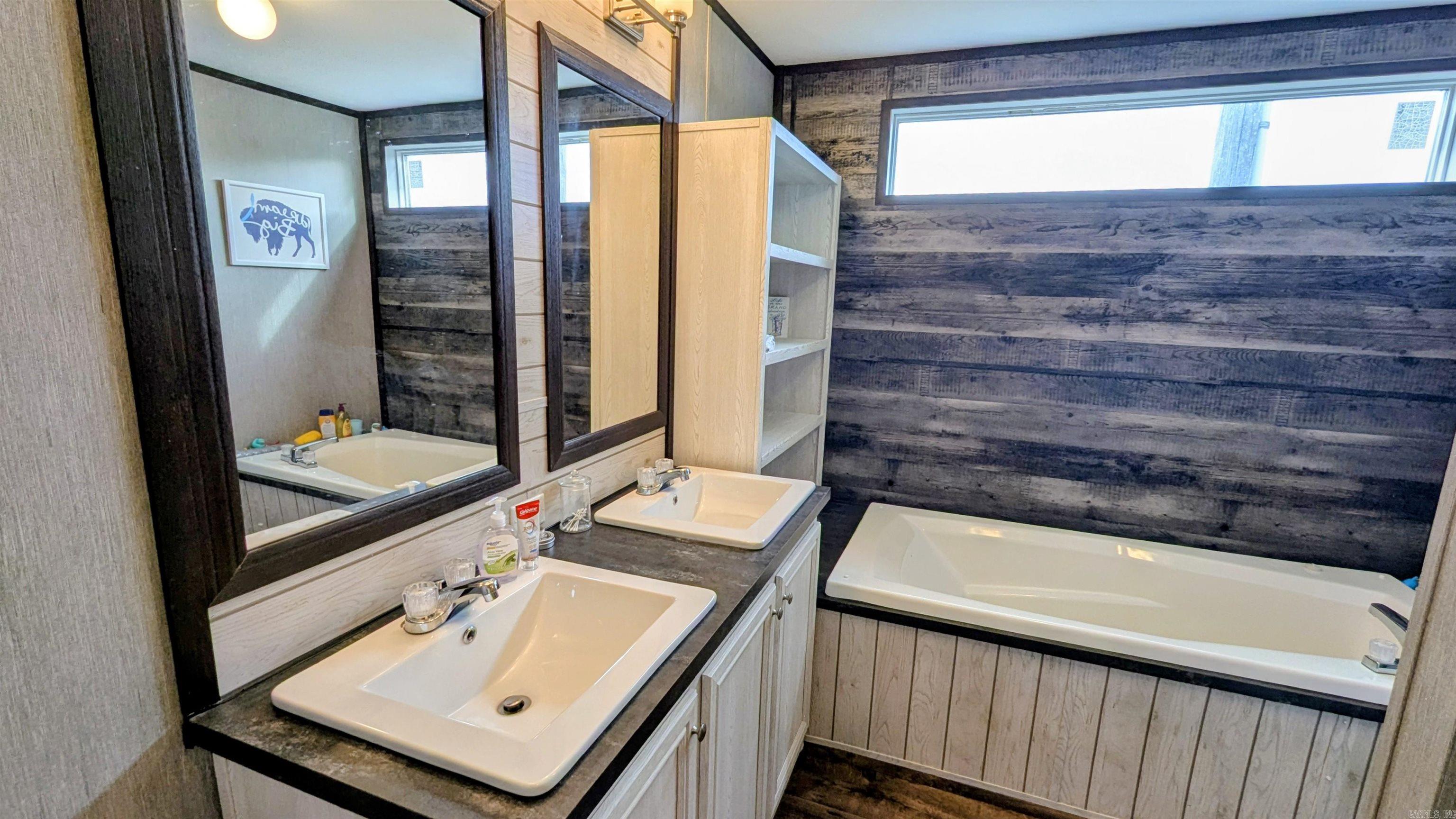 559 Lawrence Road 131 S  Black Rock, AR