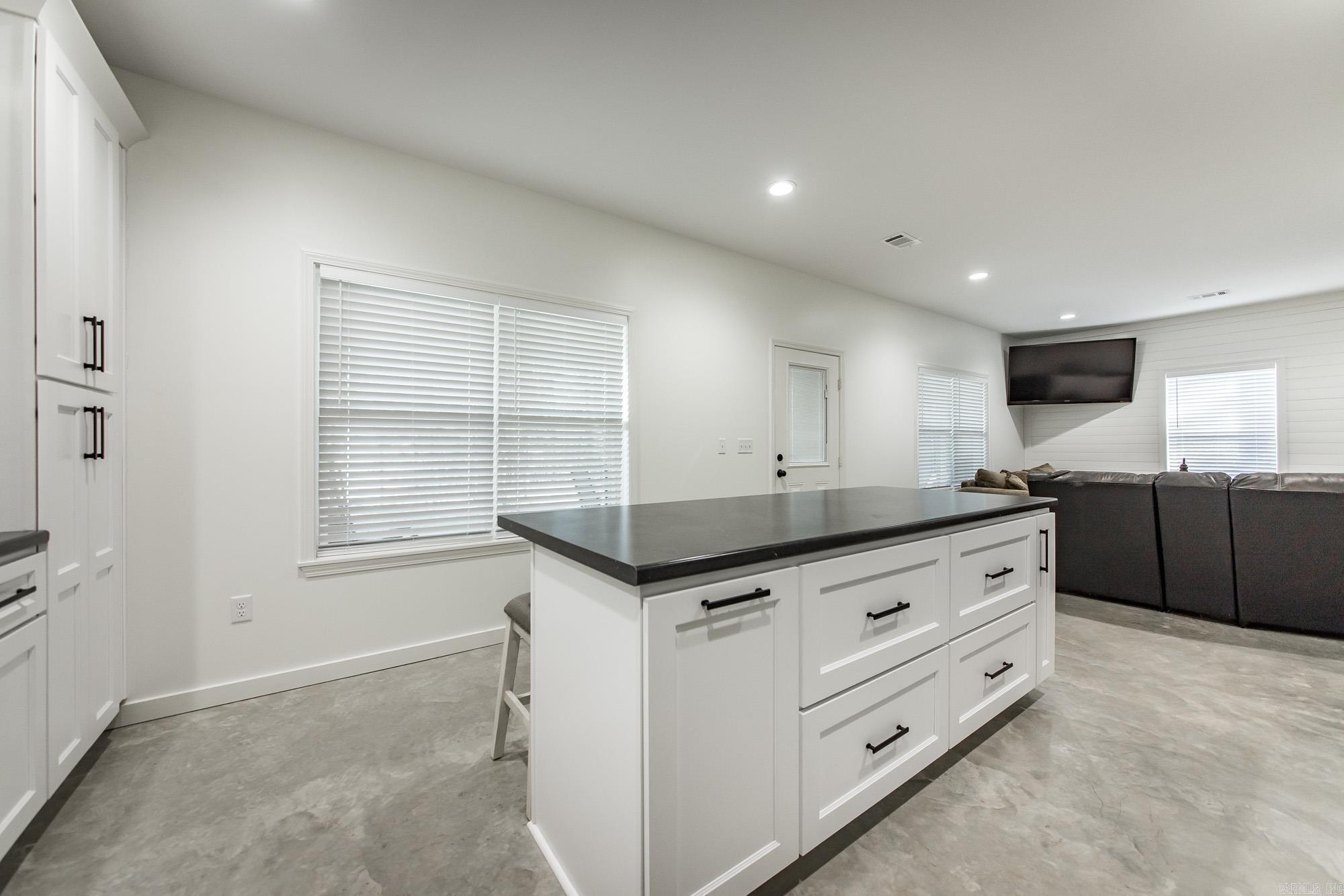 150 Sylvan Dr. Greers Ferry, AR 72067