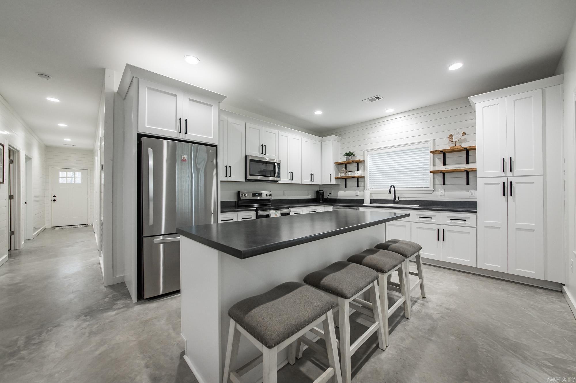 150 Sylvan Dr. Greers Ferry, AR 72067