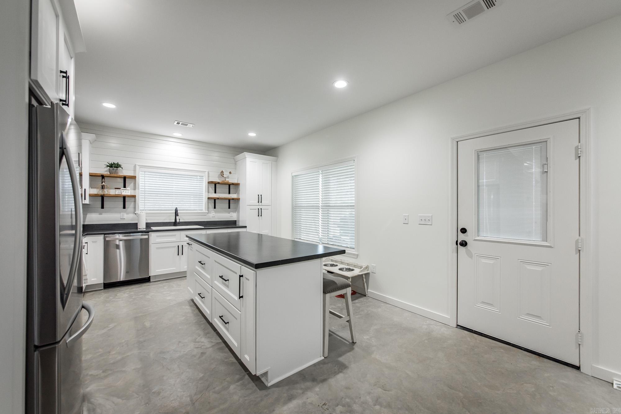 150 Sylvan Dr. Greers Ferry, AR 72067