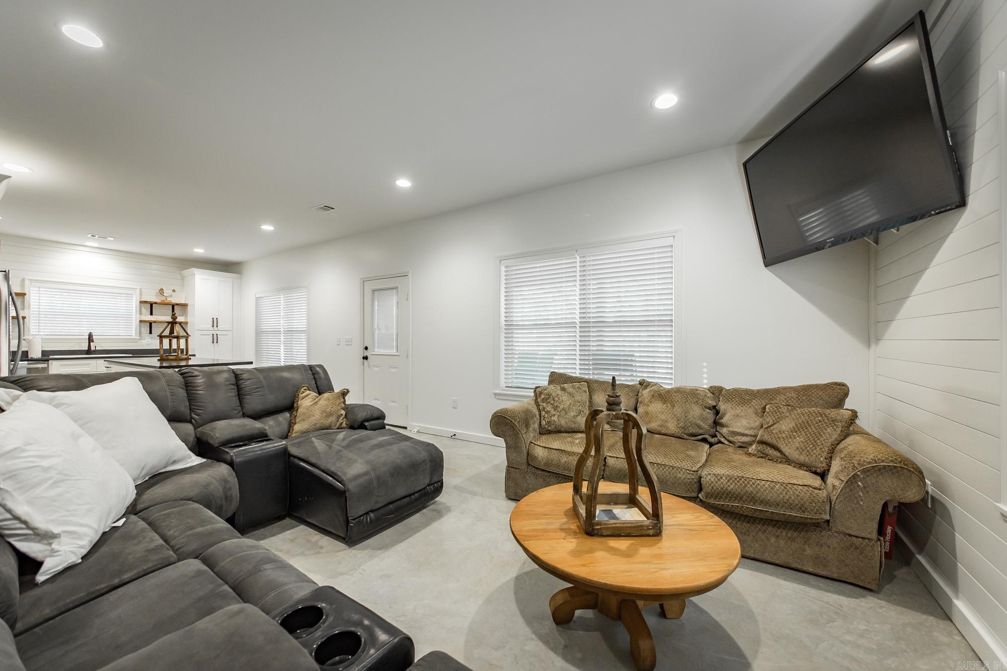 150 Sylvan Dr. Greers Ferry, AR 72067