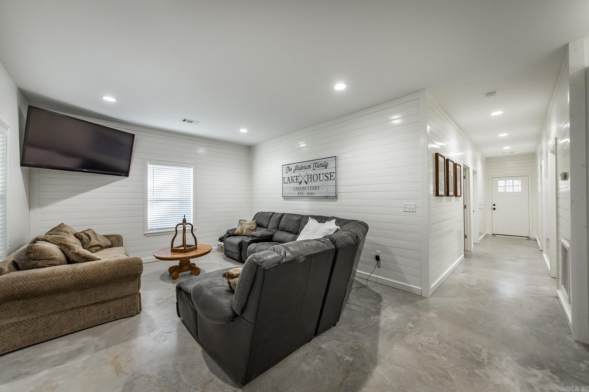 150 Sylvan Dr. Greers Ferry, AR 72067