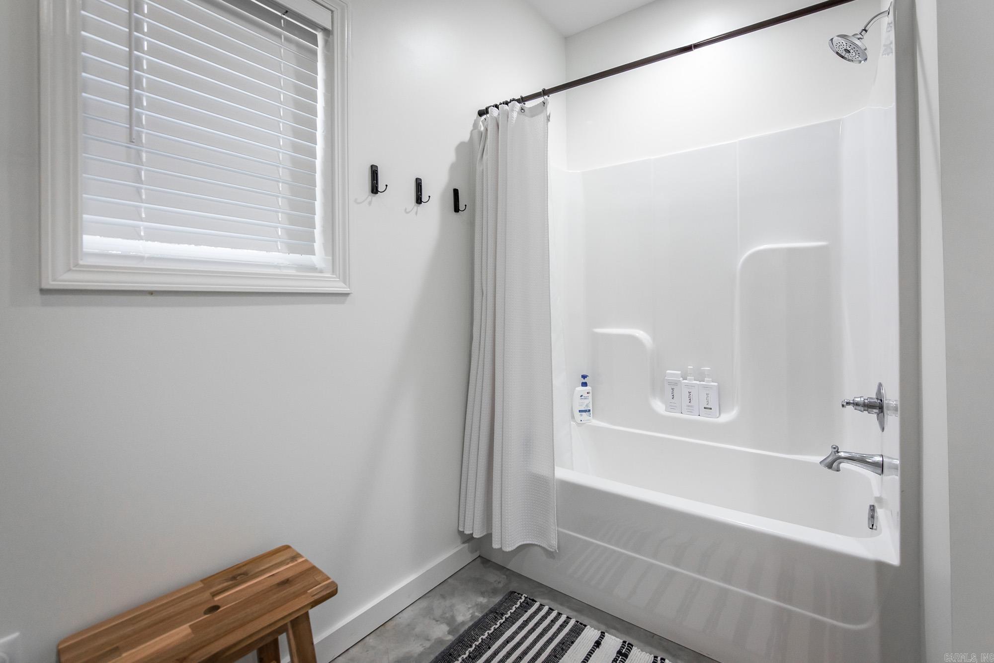 150 Sylvan Dr. Greers Ferry, AR 72067