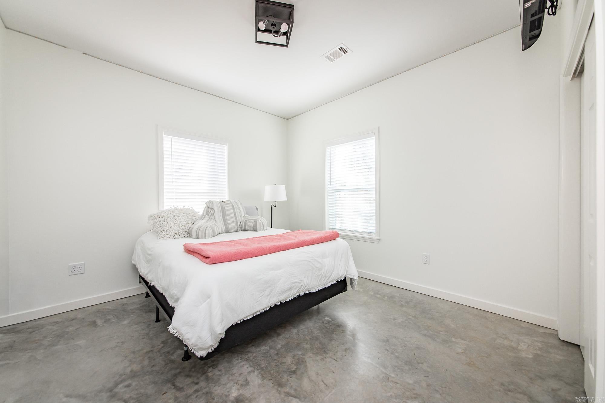 150 Sylvan Dr. Greers Ferry, AR 72067