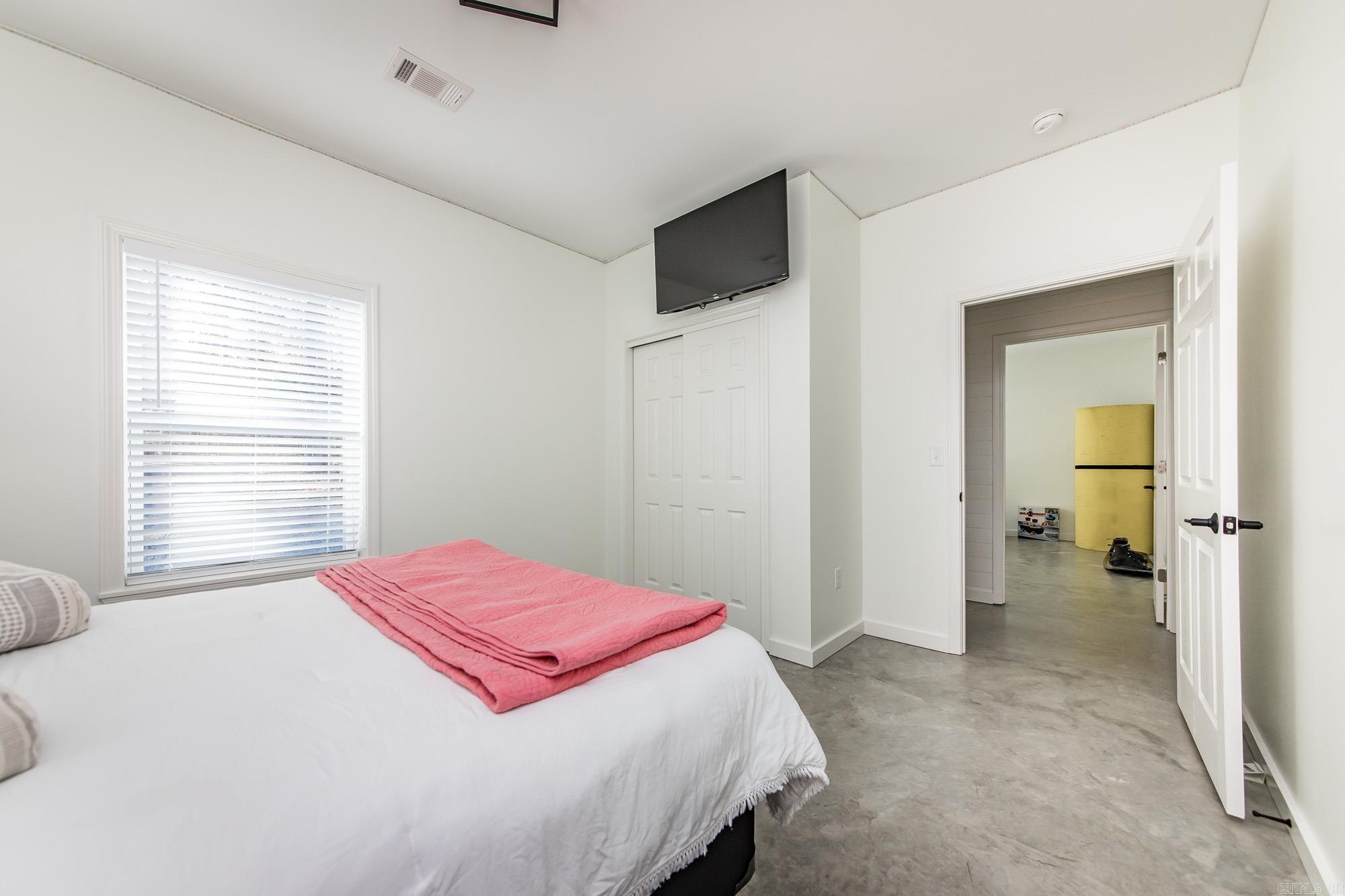 150 Sylvan Dr. Greers Ferry, AR 72067