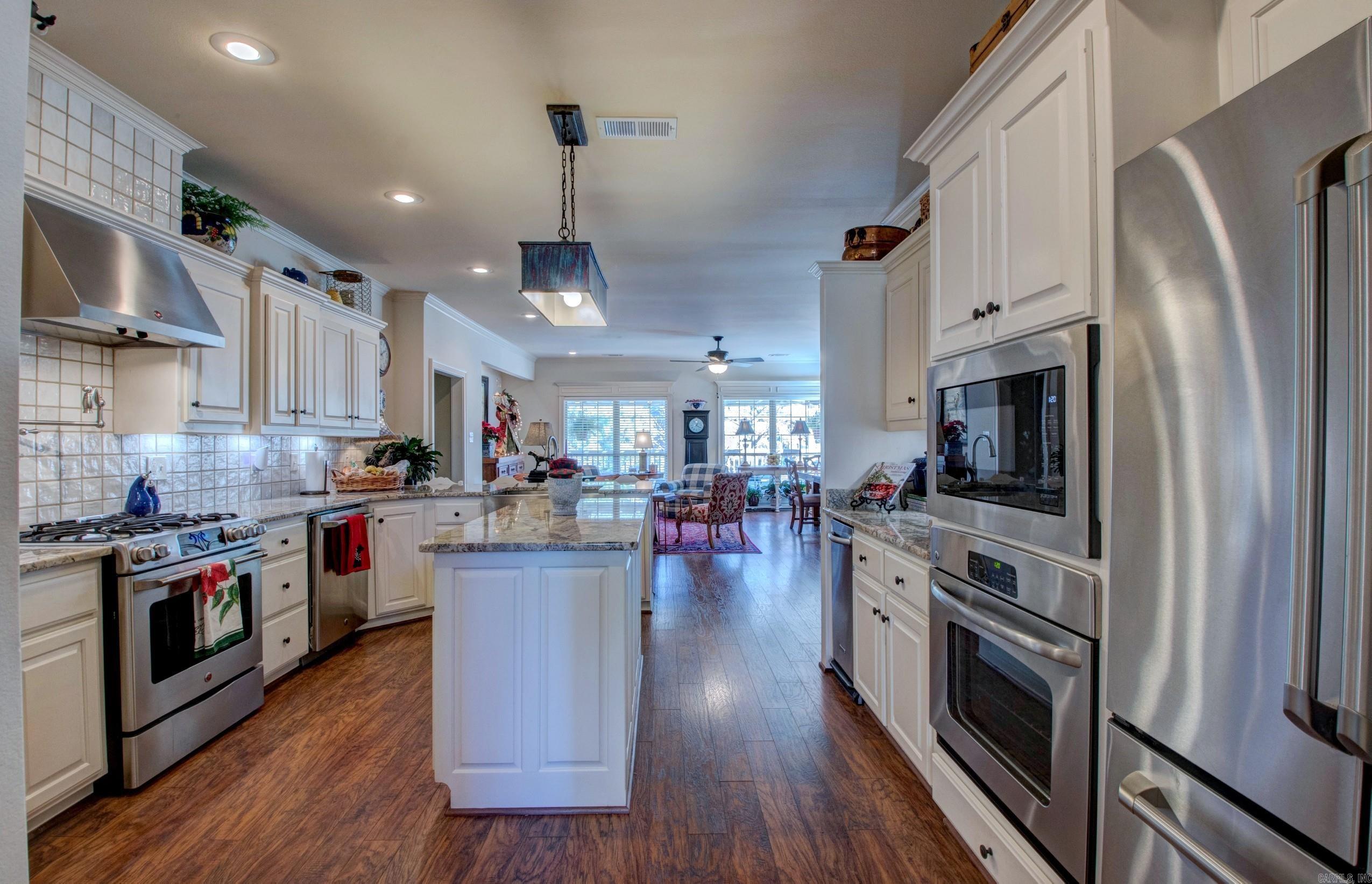 125 Mohawk Dr  Maumelle, AR