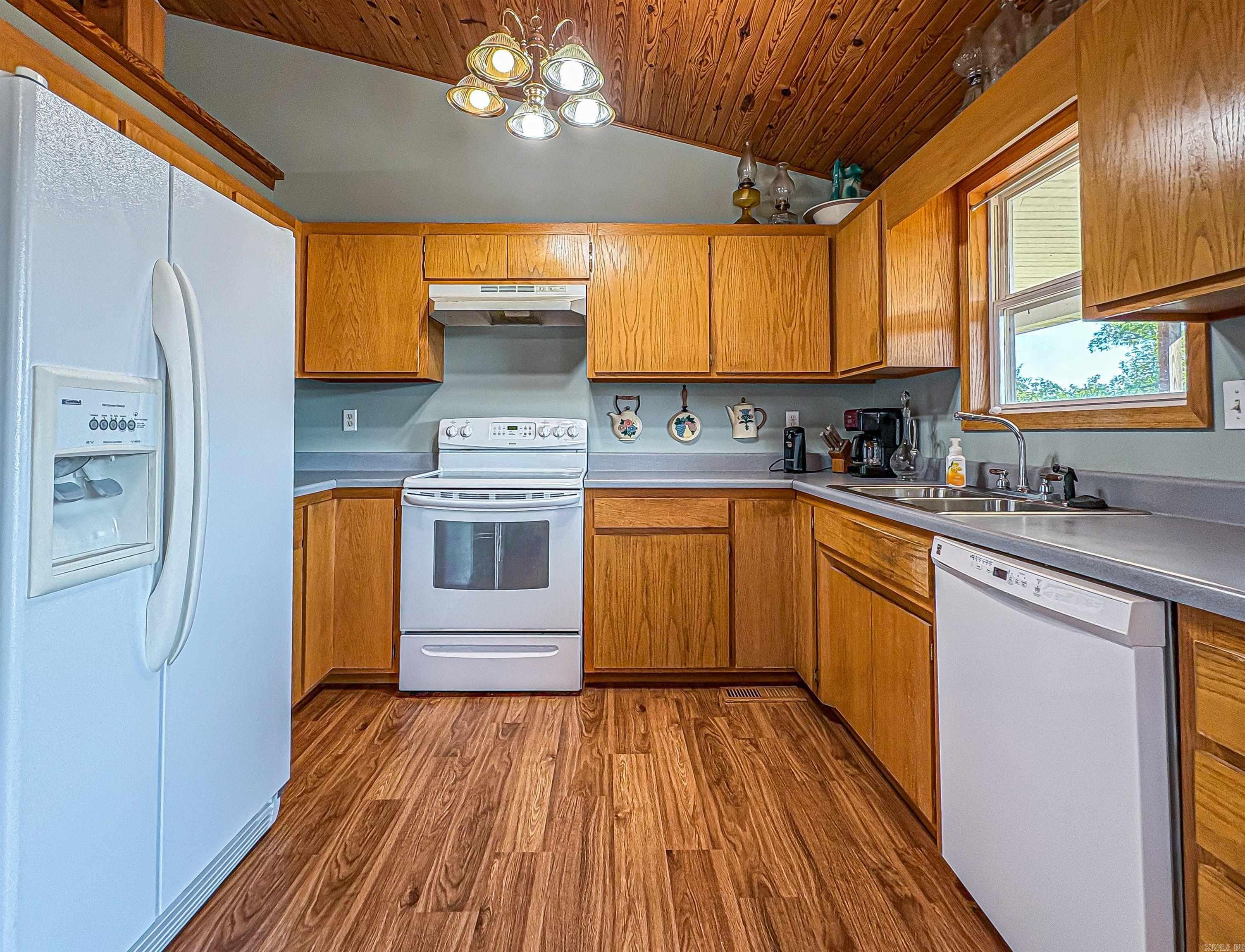 1706 MC 4006  Yellville, AR