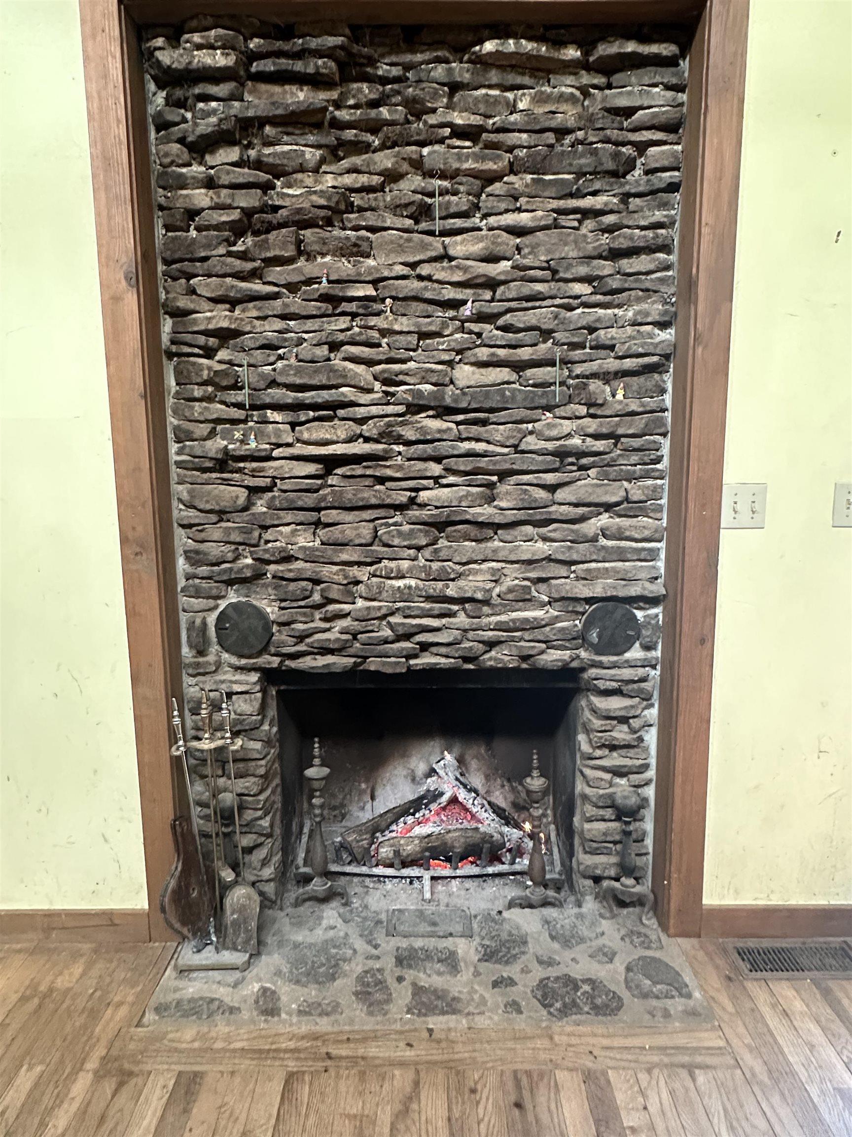 50 Cochise  Greers Ferry, AR