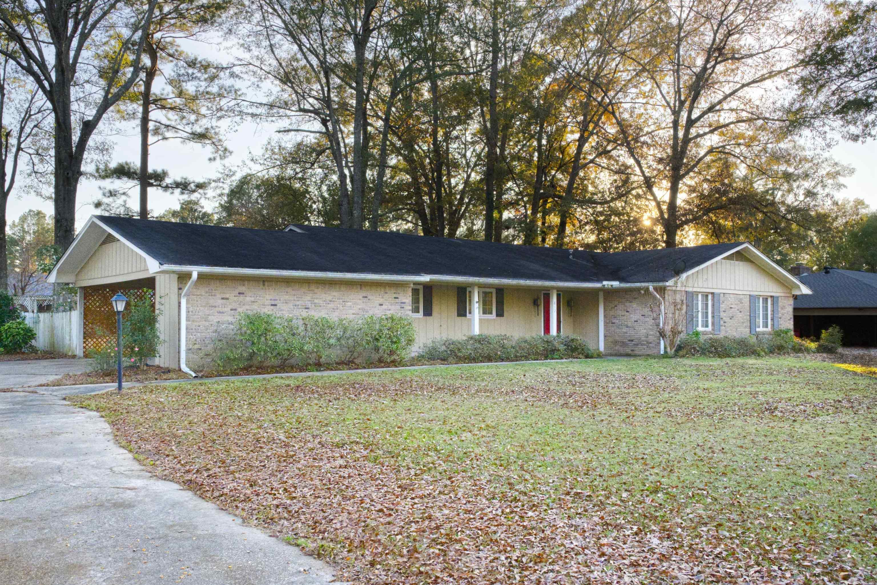 812 Pine Ridge Dr  Hamburg, AR