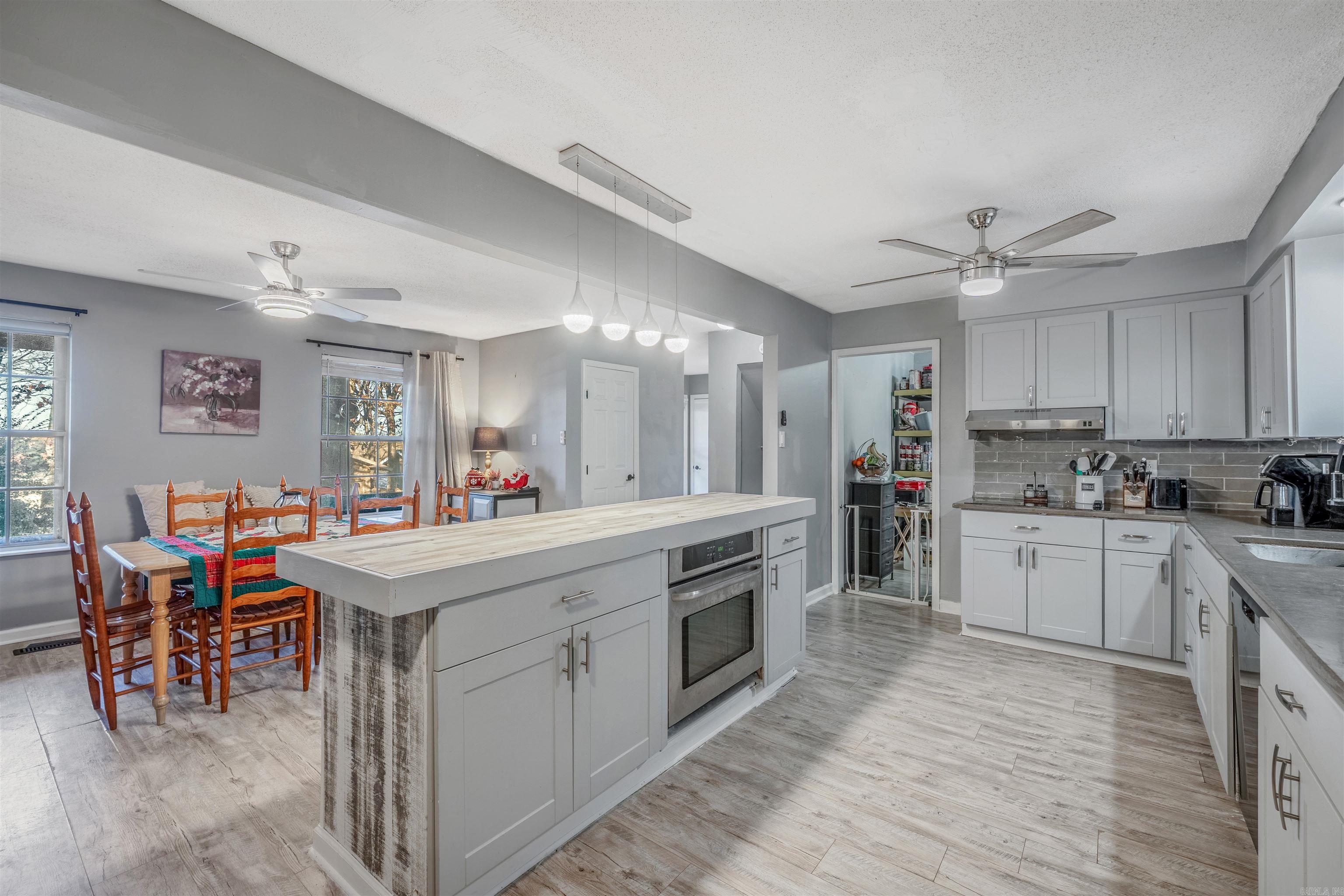 22 Narragansett  Sherwood, AR