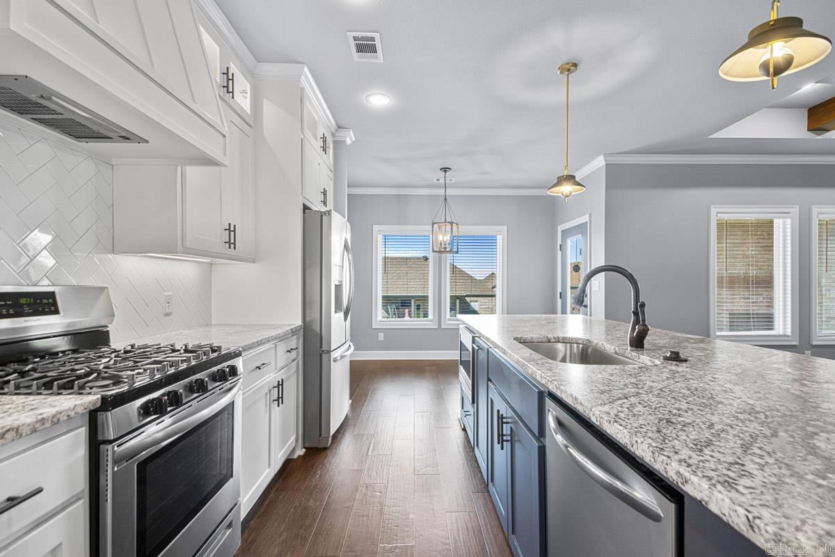 2043 Englewood  Benton, AR