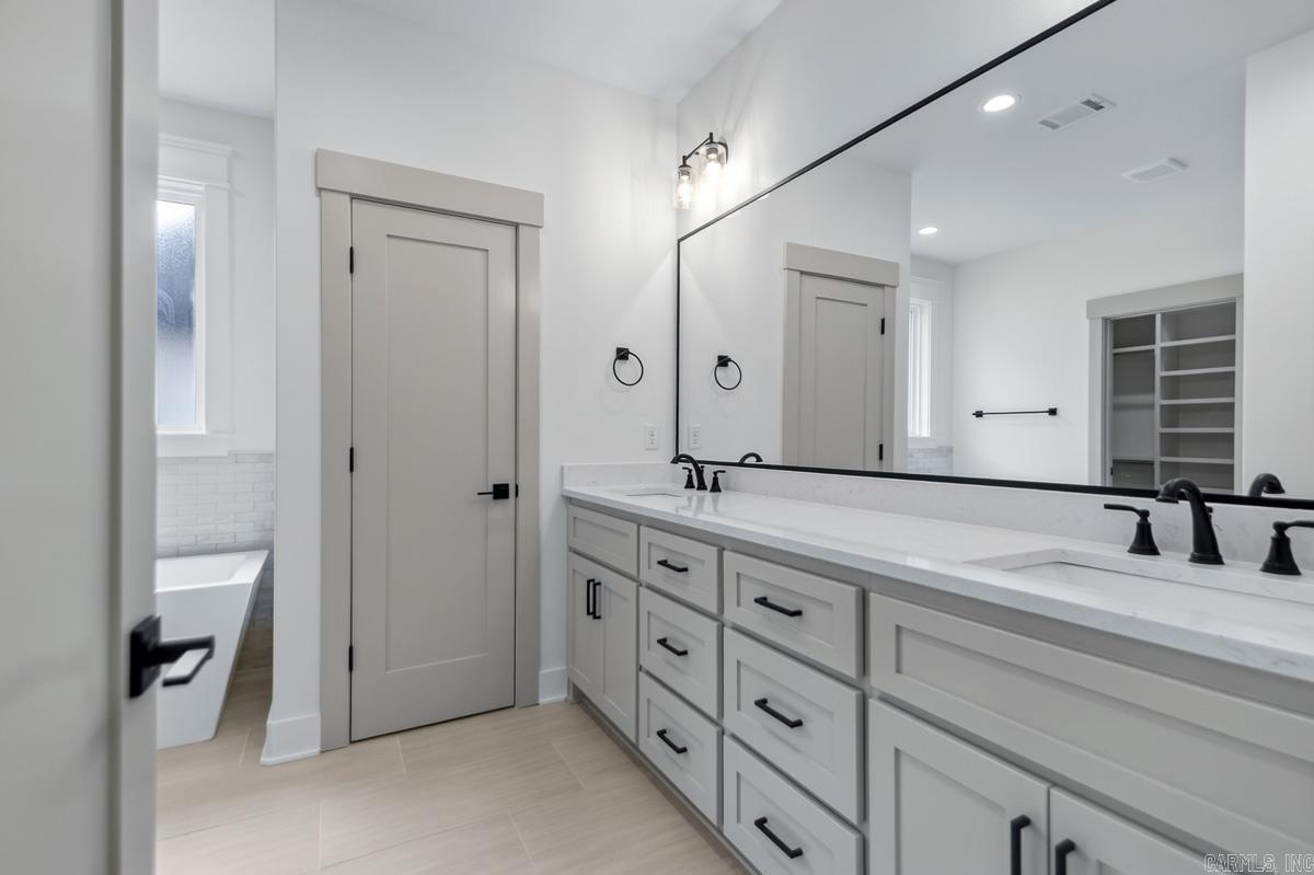 137 Kinley Loop Little Rock, AR 72223