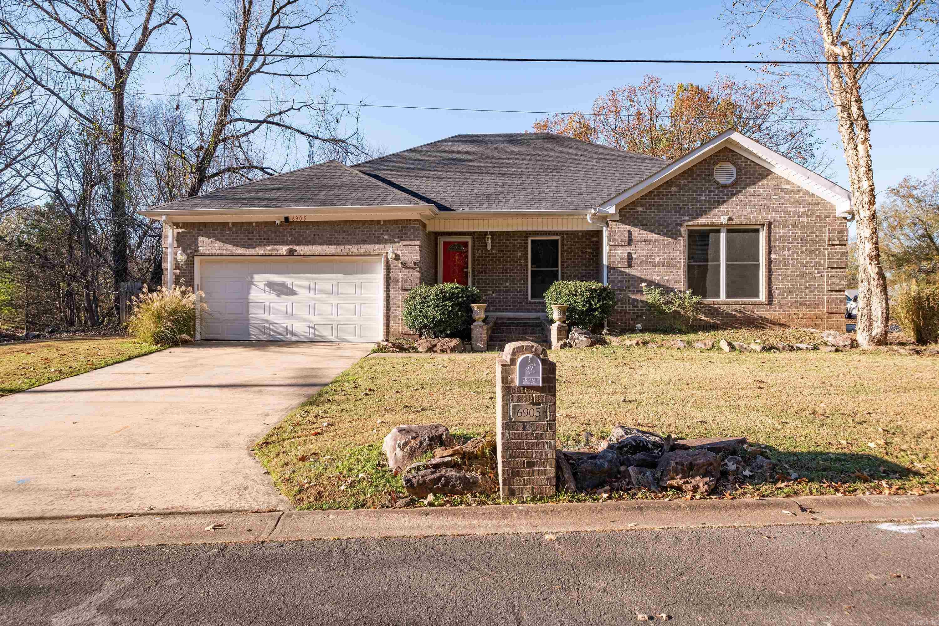 6905 Woodmist  North Little Rock, AR