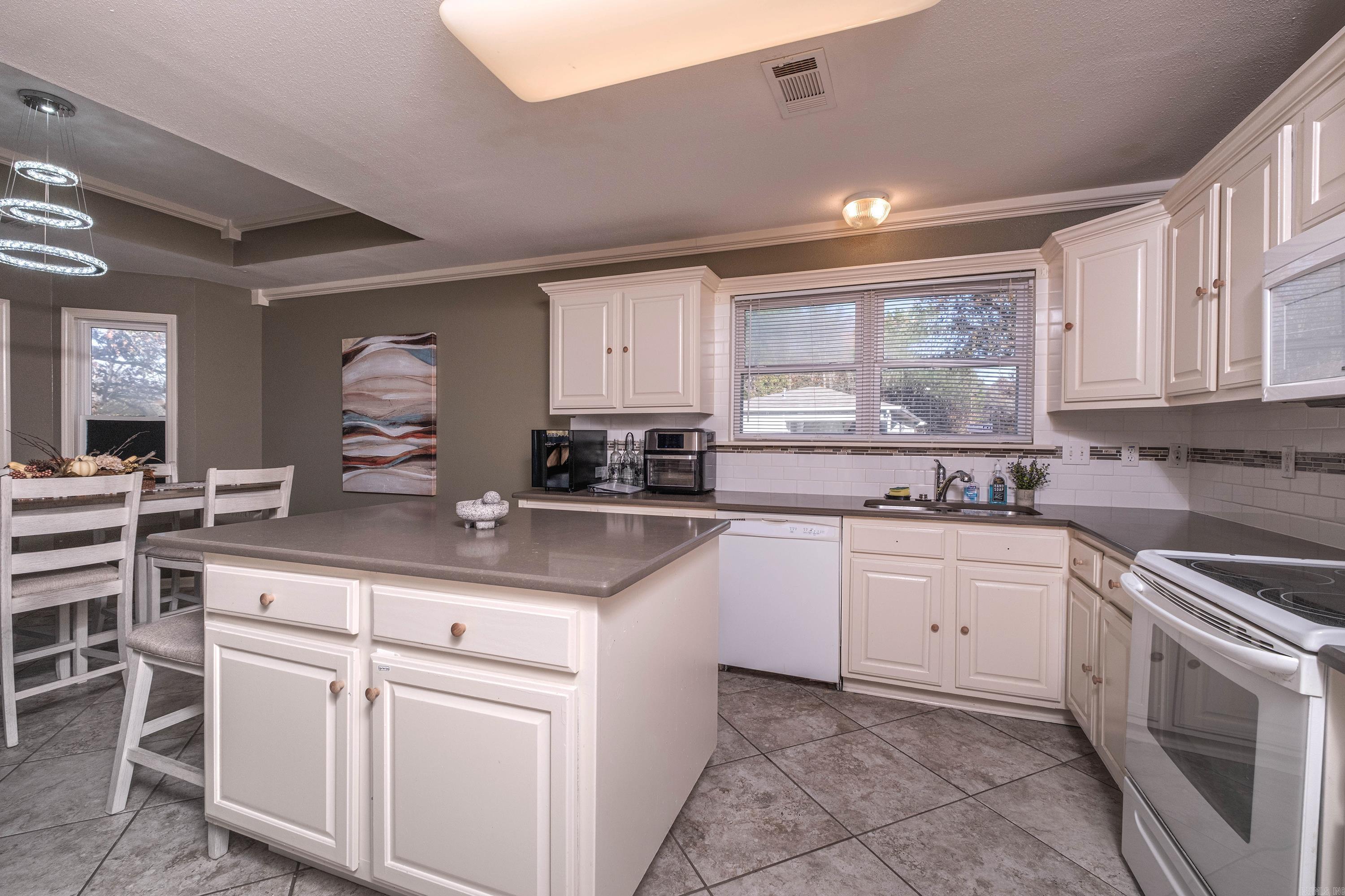 6905 Woodmist  North Little Rock, AR