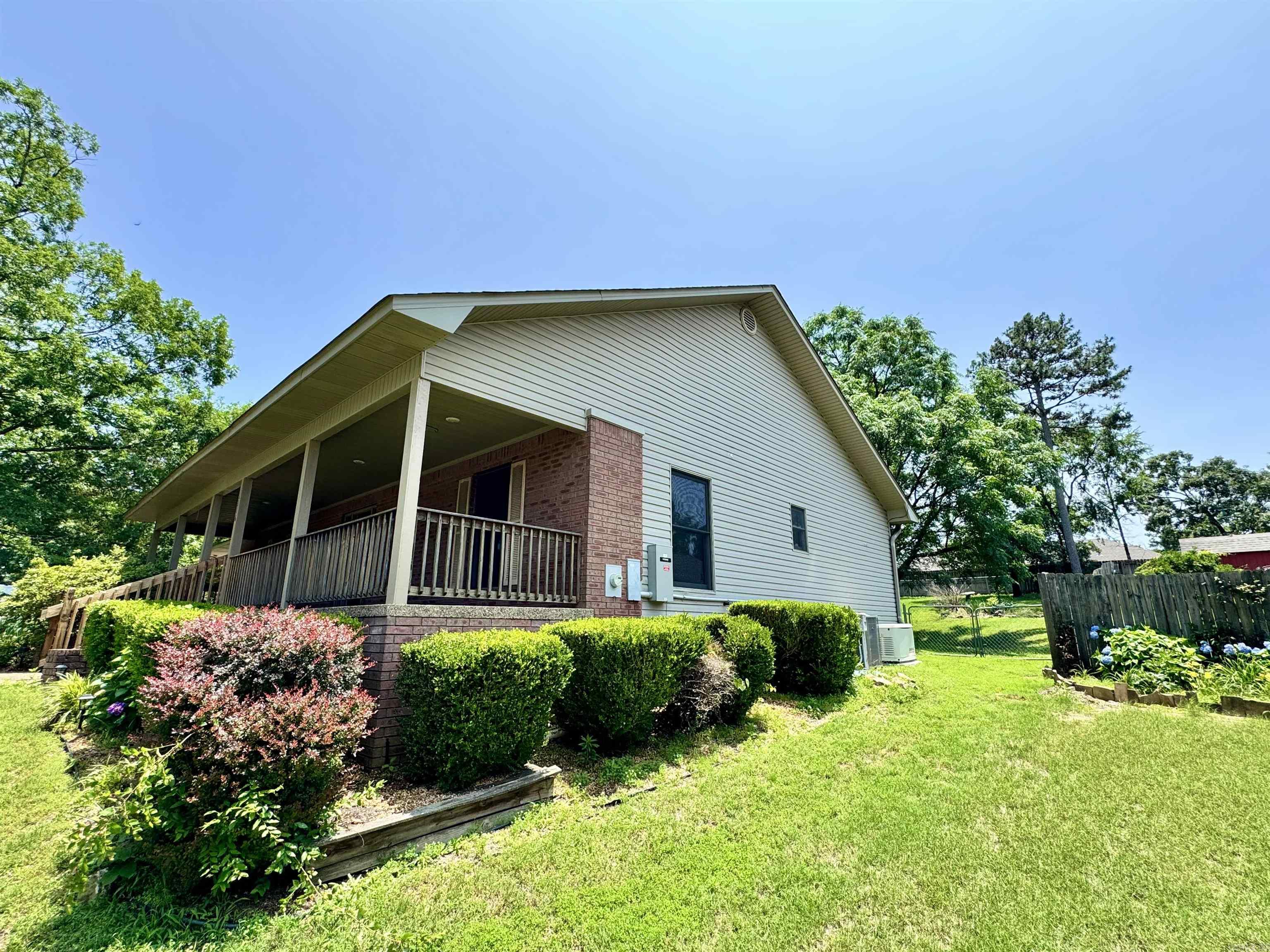 1116 Marion Anderson  Hot Springs, AR
