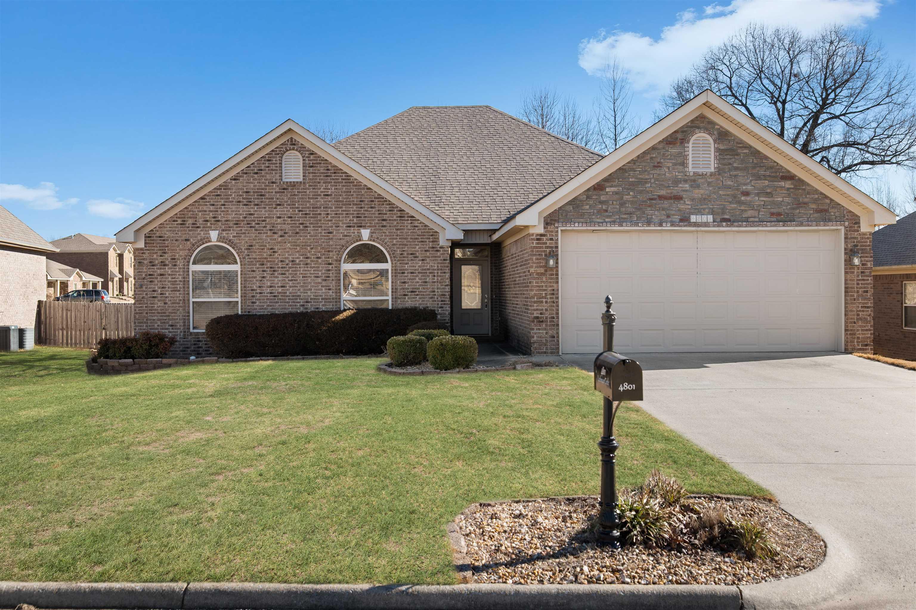 4801 Lochmoor Circle Jonesboro, AR 72405-8182