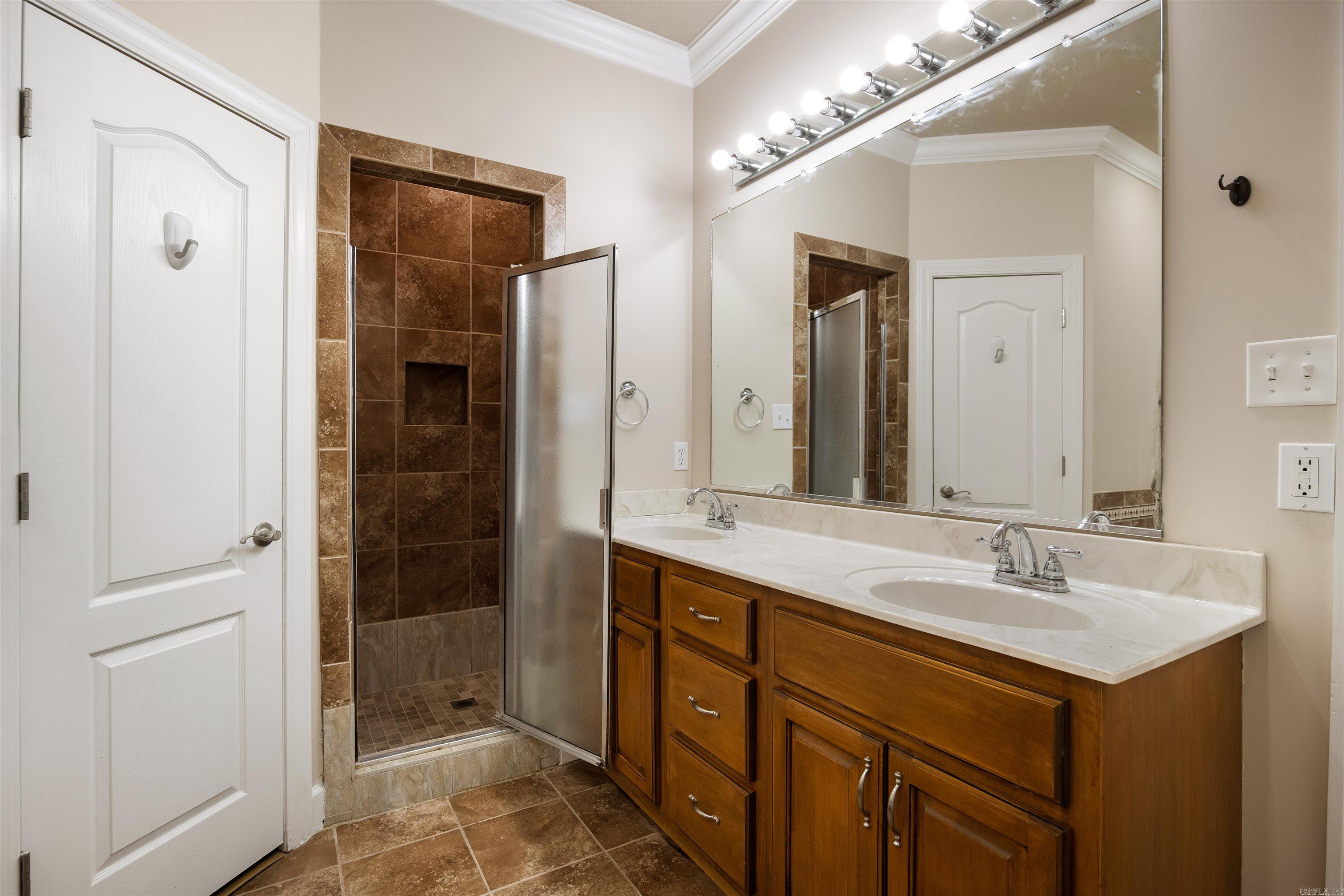 4801 Lochmoor Circle Jonesboro, AR 72405-8182