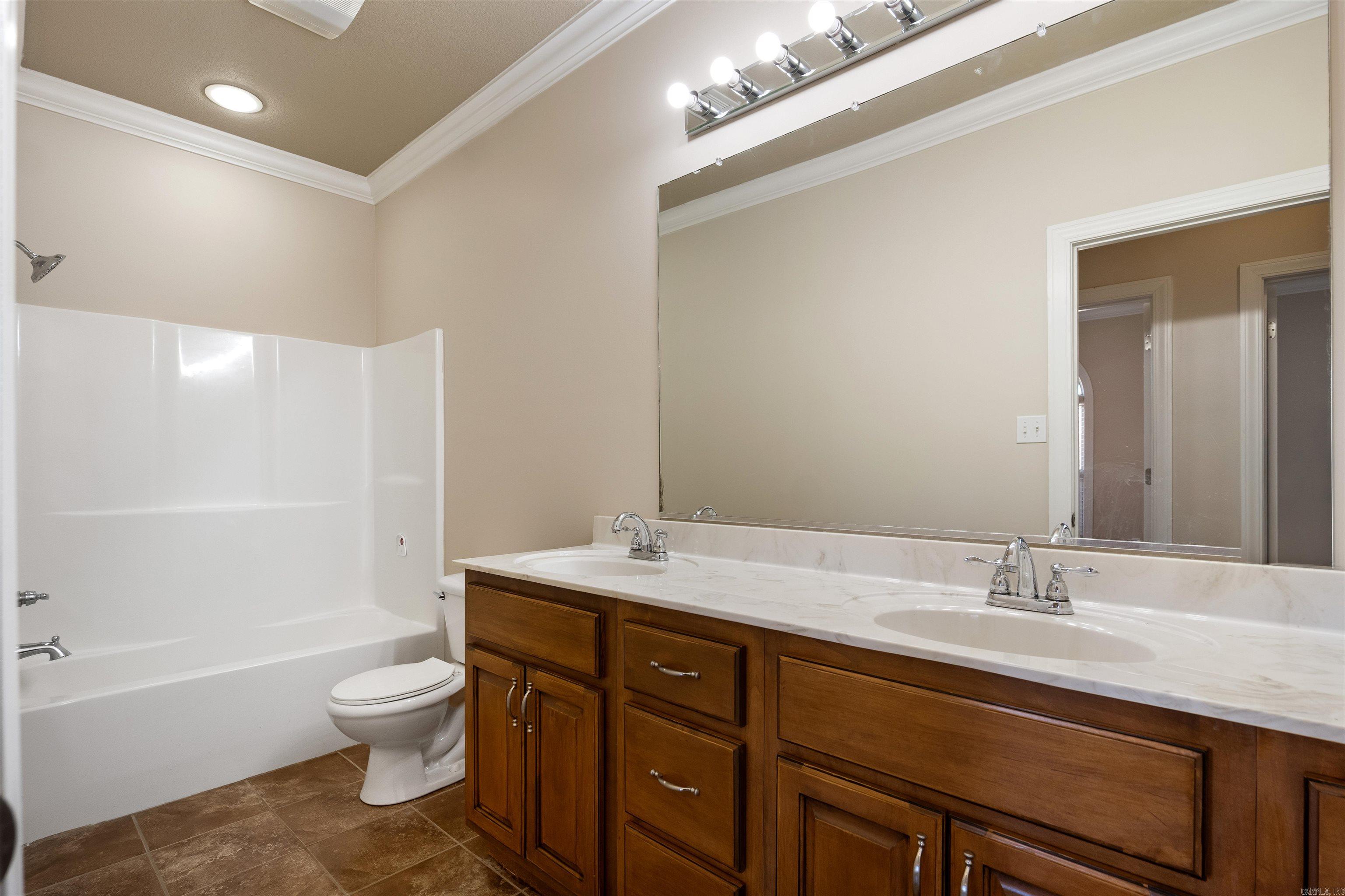 4801 Lochmoor Circle Jonesboro, AR 72405-8182