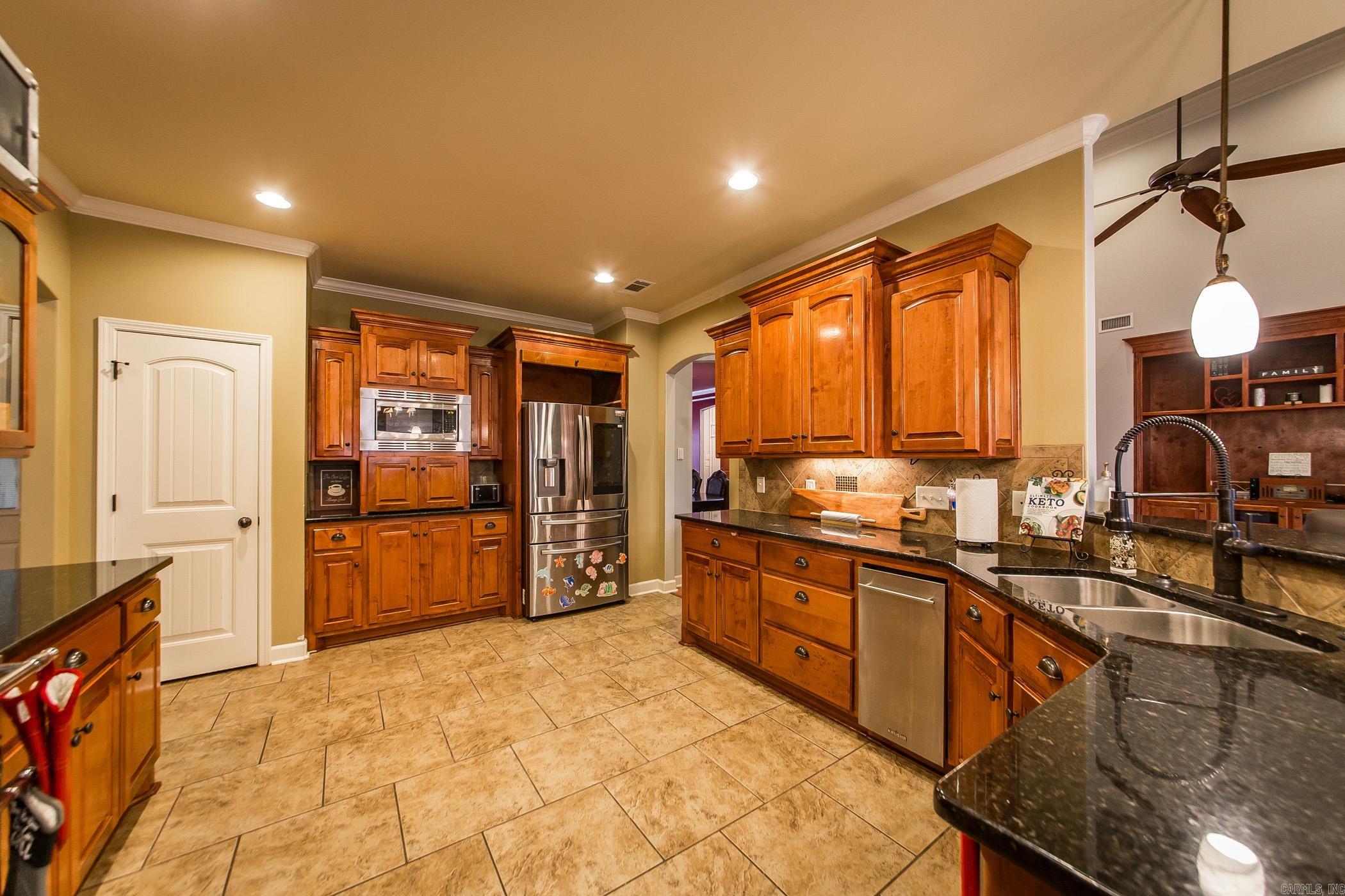 1916 Oakbrook Dr  Sherwood, AR