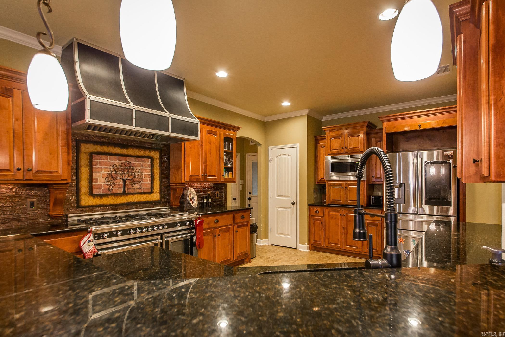 1916 Oakbrook Dr  Sherwood, AR