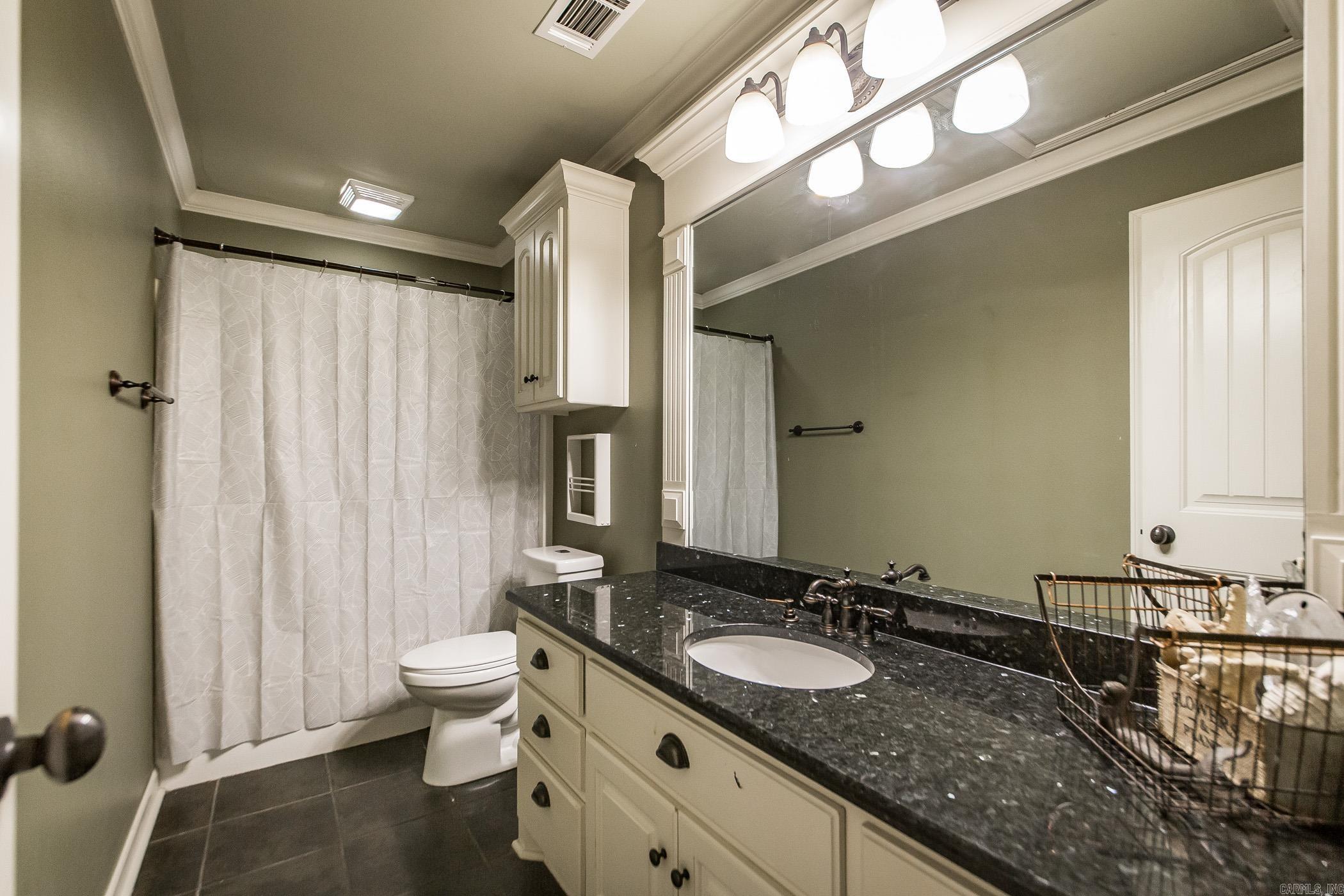 1916 Oakbrook Dr Sherwood, AR 72120