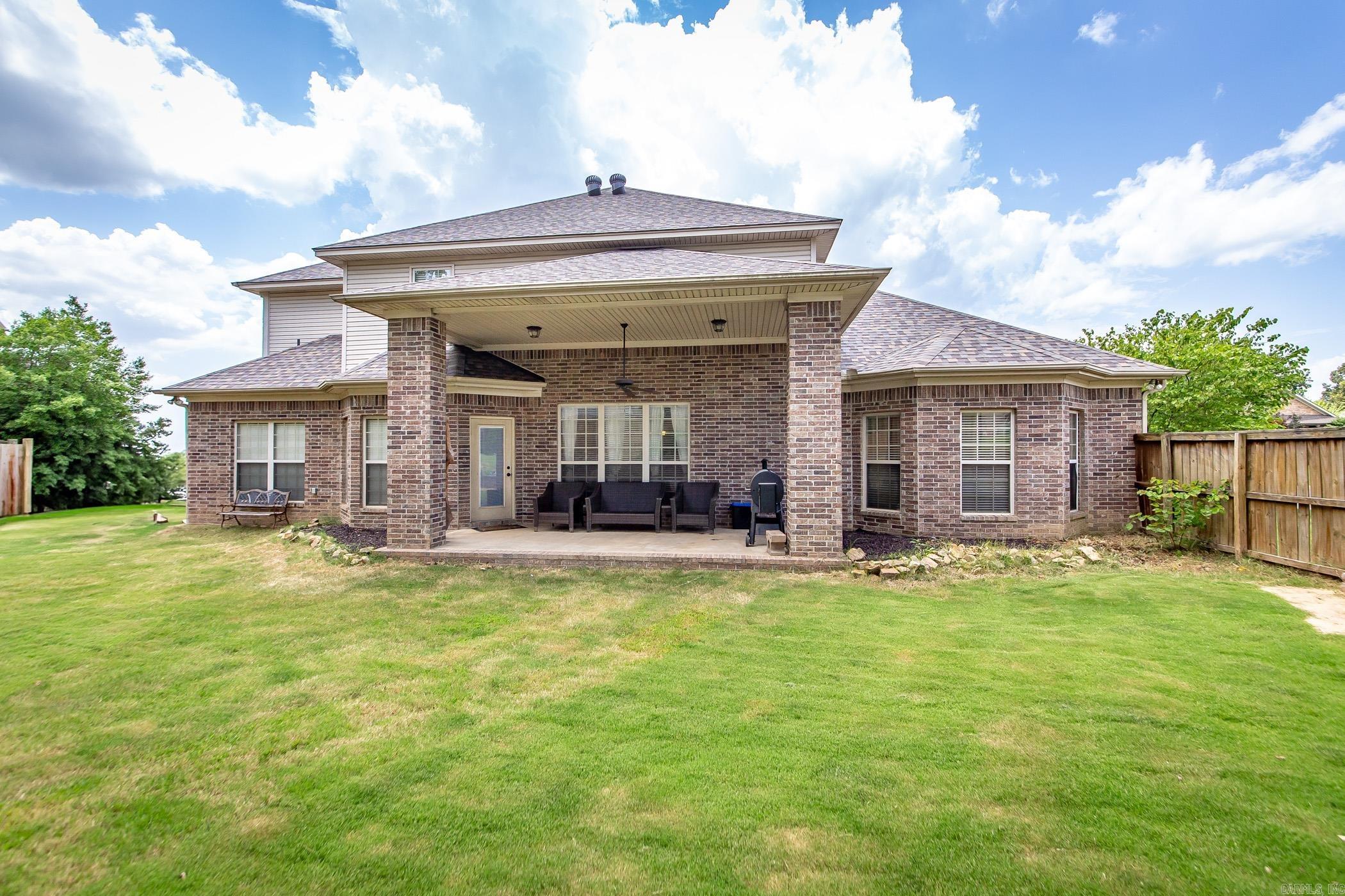 1916 Oakbrook Dr  Sherwood, AR