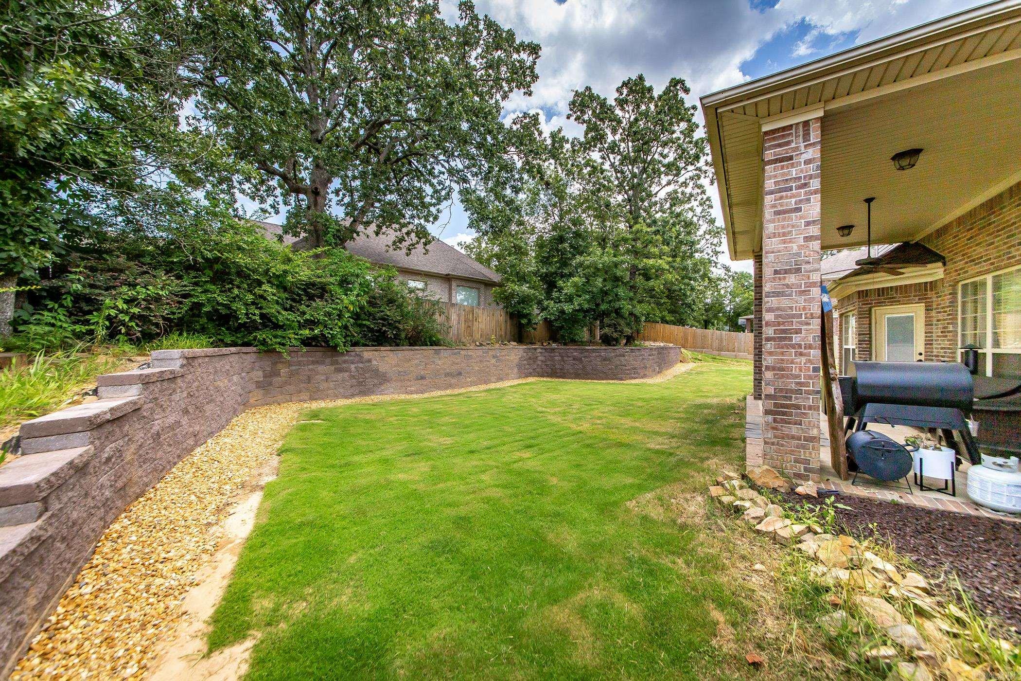 1916 Oakbrook Dr  Sherwood, AR