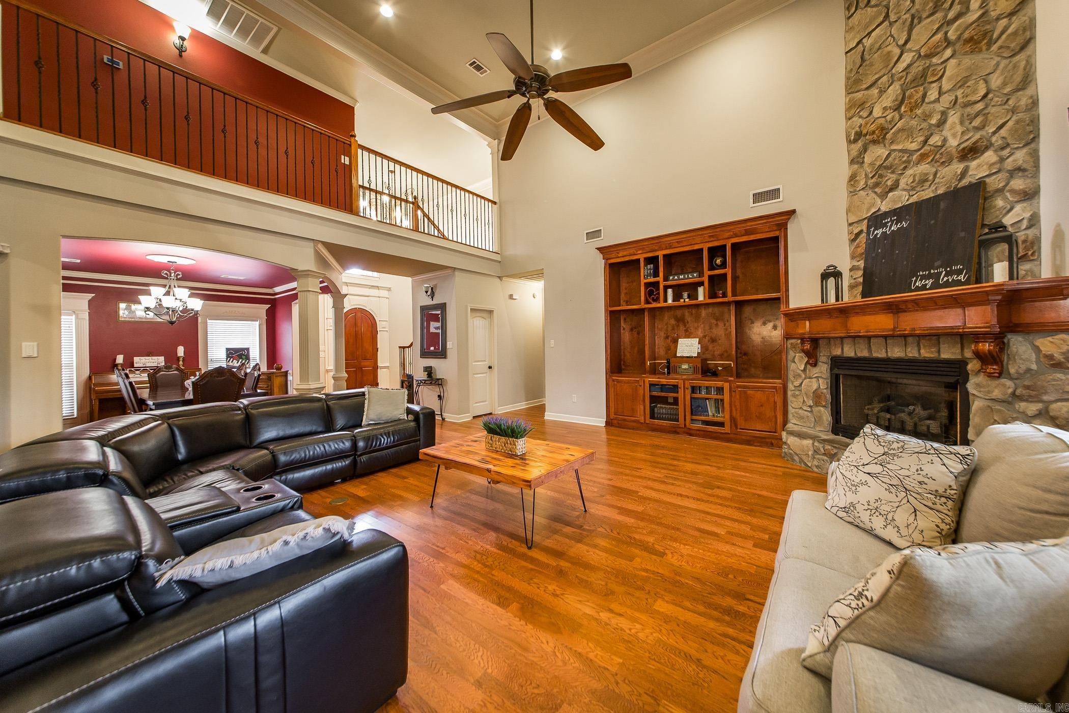 1916 Oakbrook Dr  Sherwood, AR