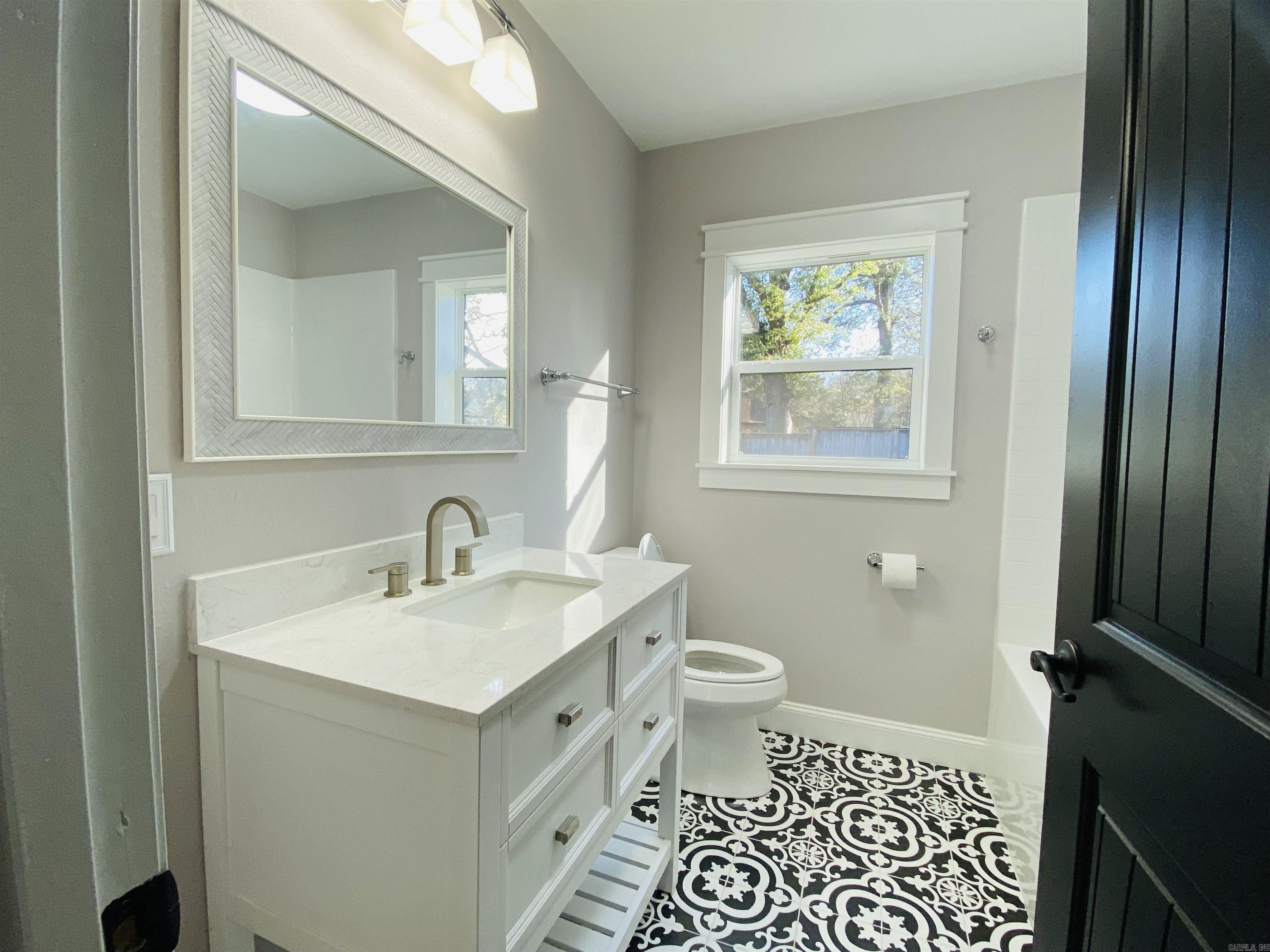 410 N 2nd  Augusta, AR